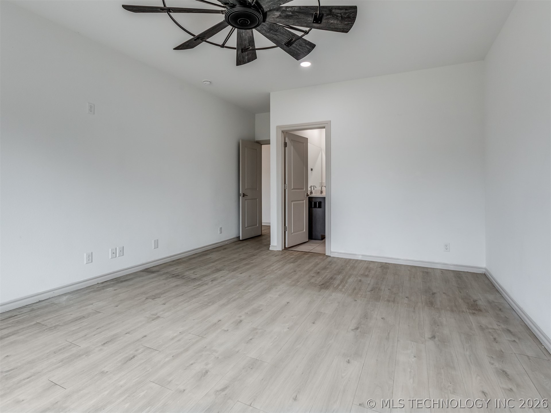 4632 E Chestnut Avenue Property Photo 18