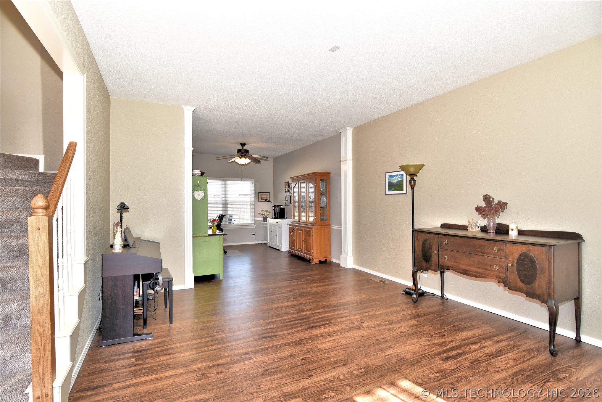 3016 W Hartford Street Property Photo 6