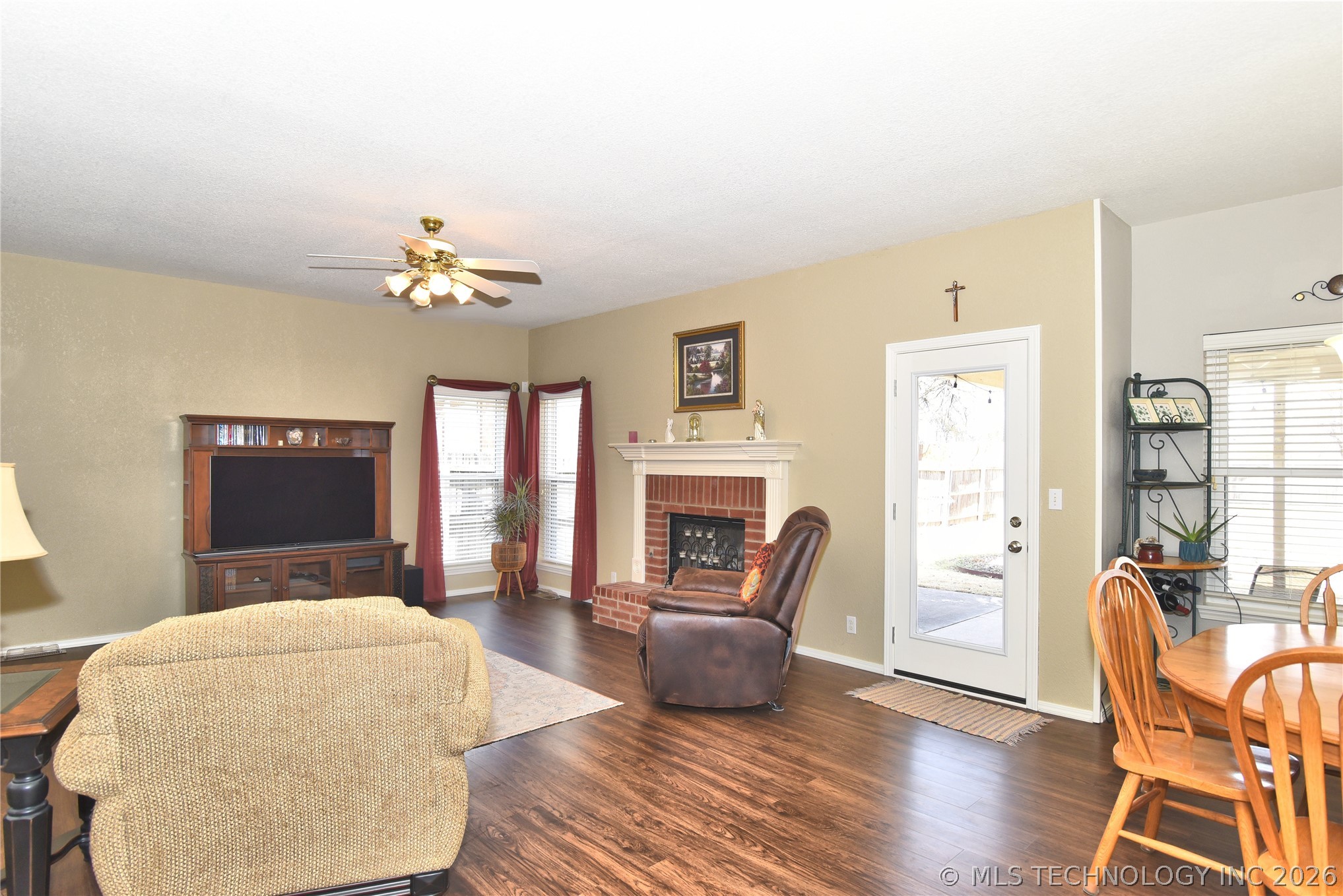3016 W Hartford Street Property Photo 15