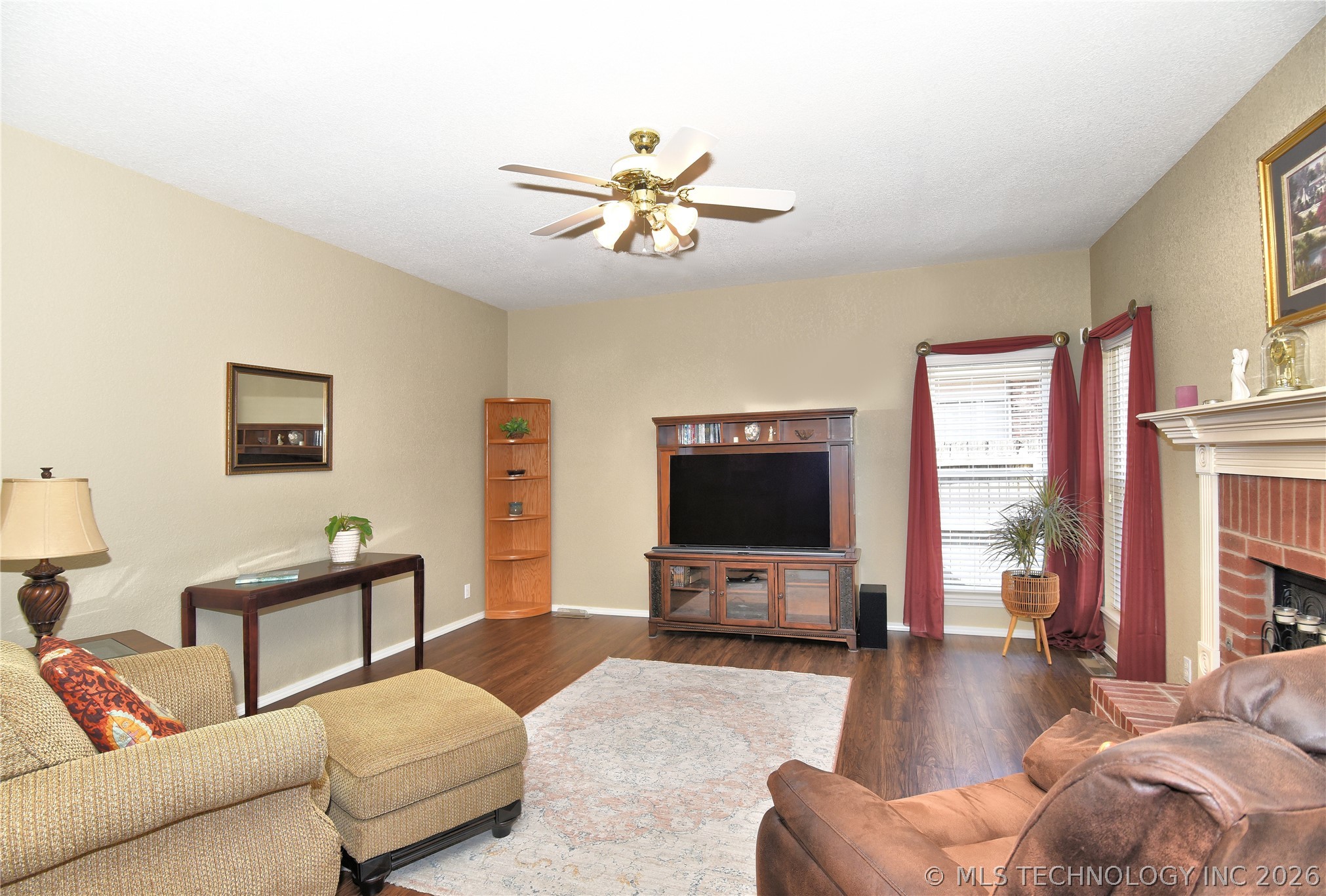 3016 W Hartford Street Property Photo 16