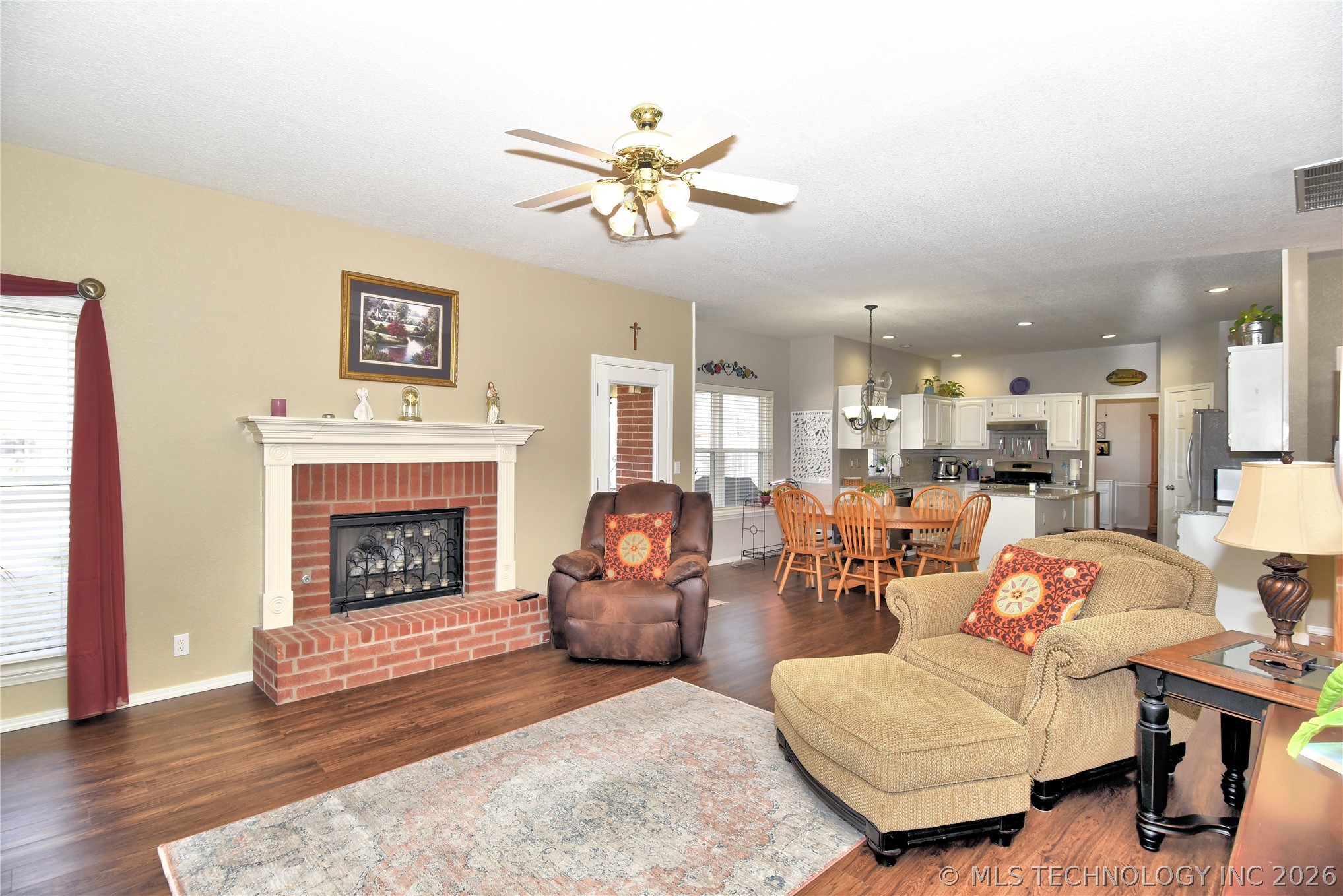 3016 W Hartford Street Property Photo 17