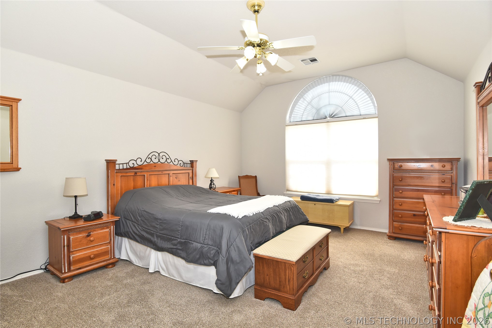 3016 W Hartford Street Property Photo 28