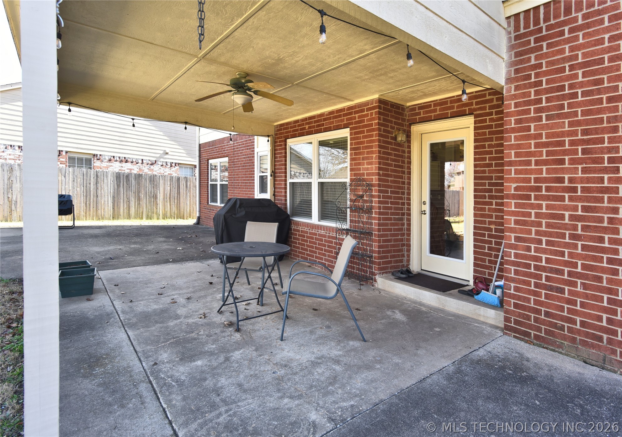 3016 W Hartford Street Property Photo 36