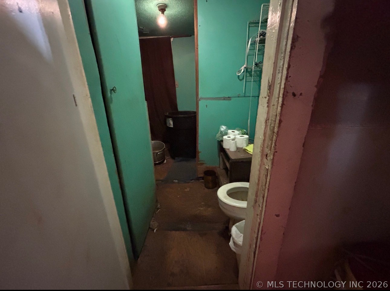 902 W Washington Property Photo 7