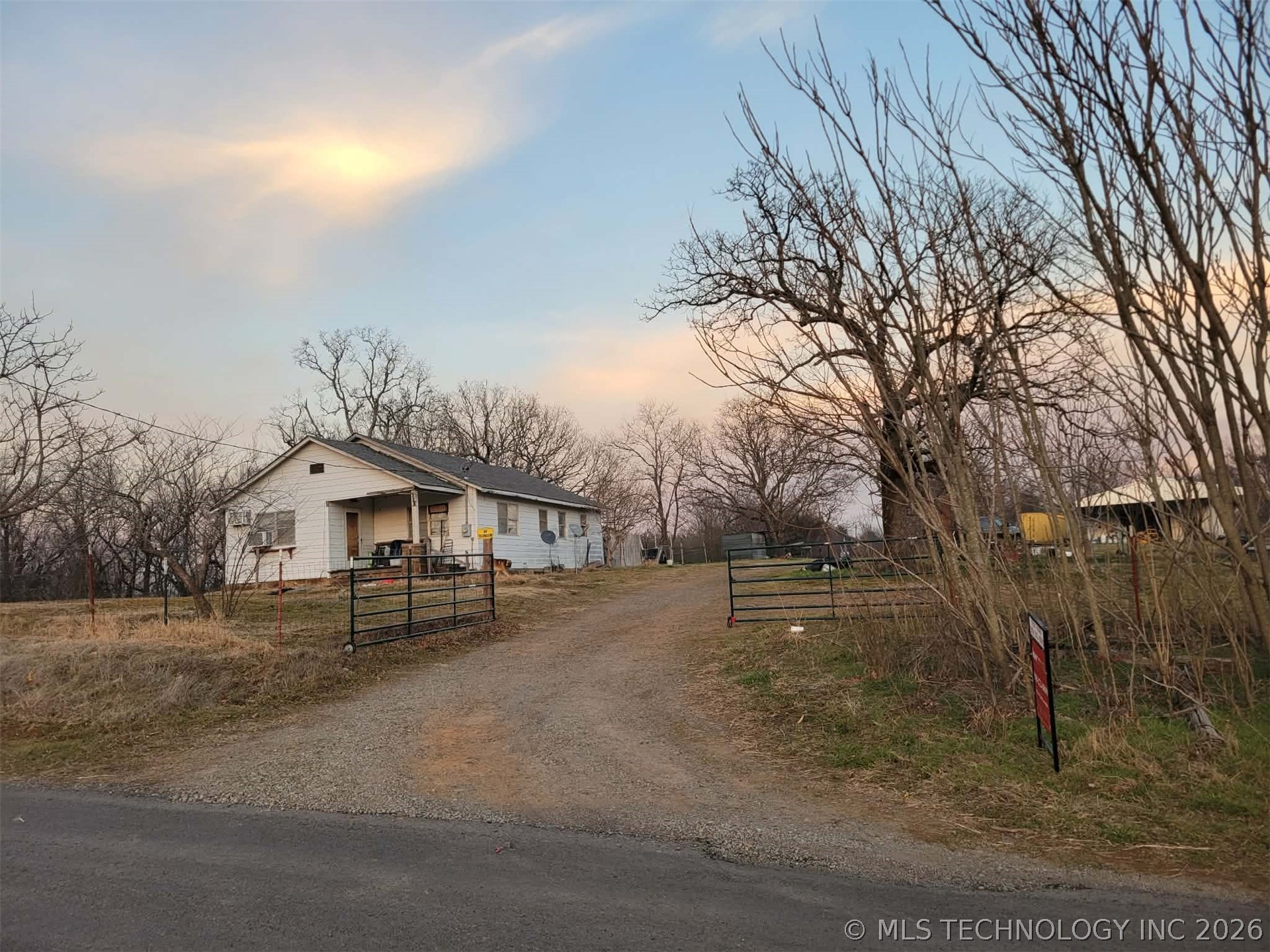 28602 Old Tarby Road Property Photo 3