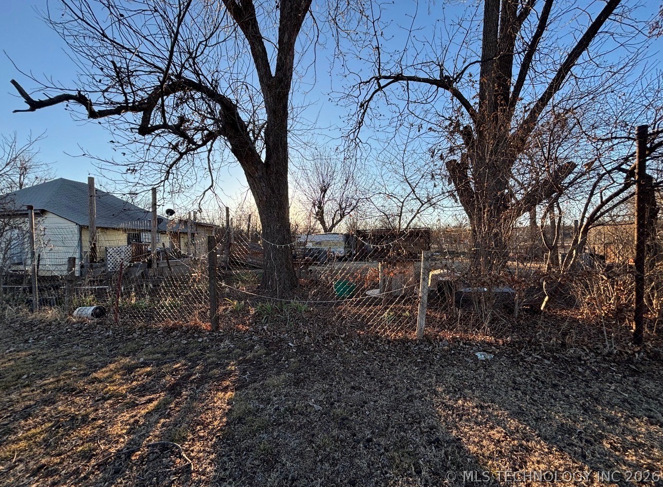 906 W Washington Property Photo 1