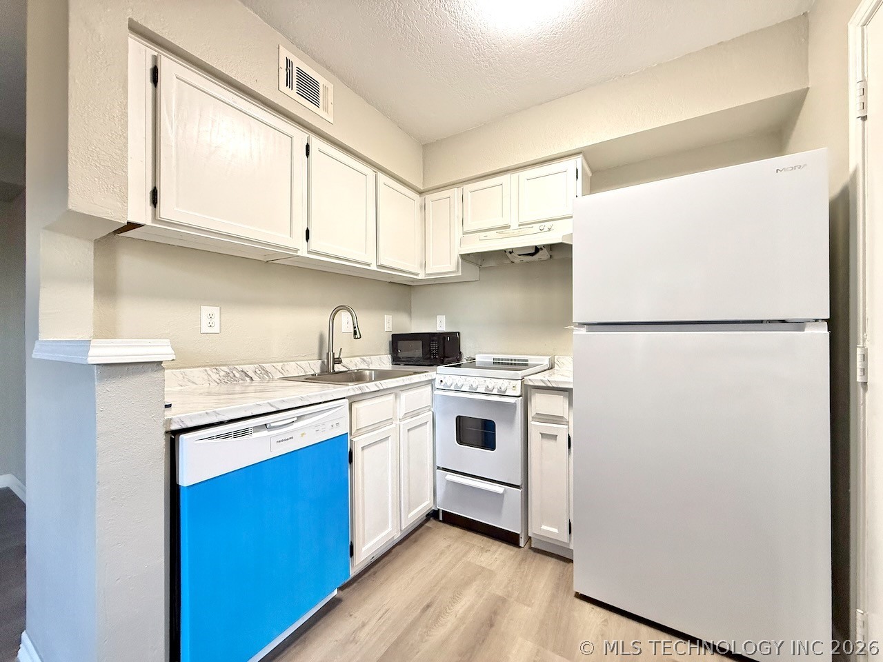 1730 E 67th Street K301 Property Photo 11