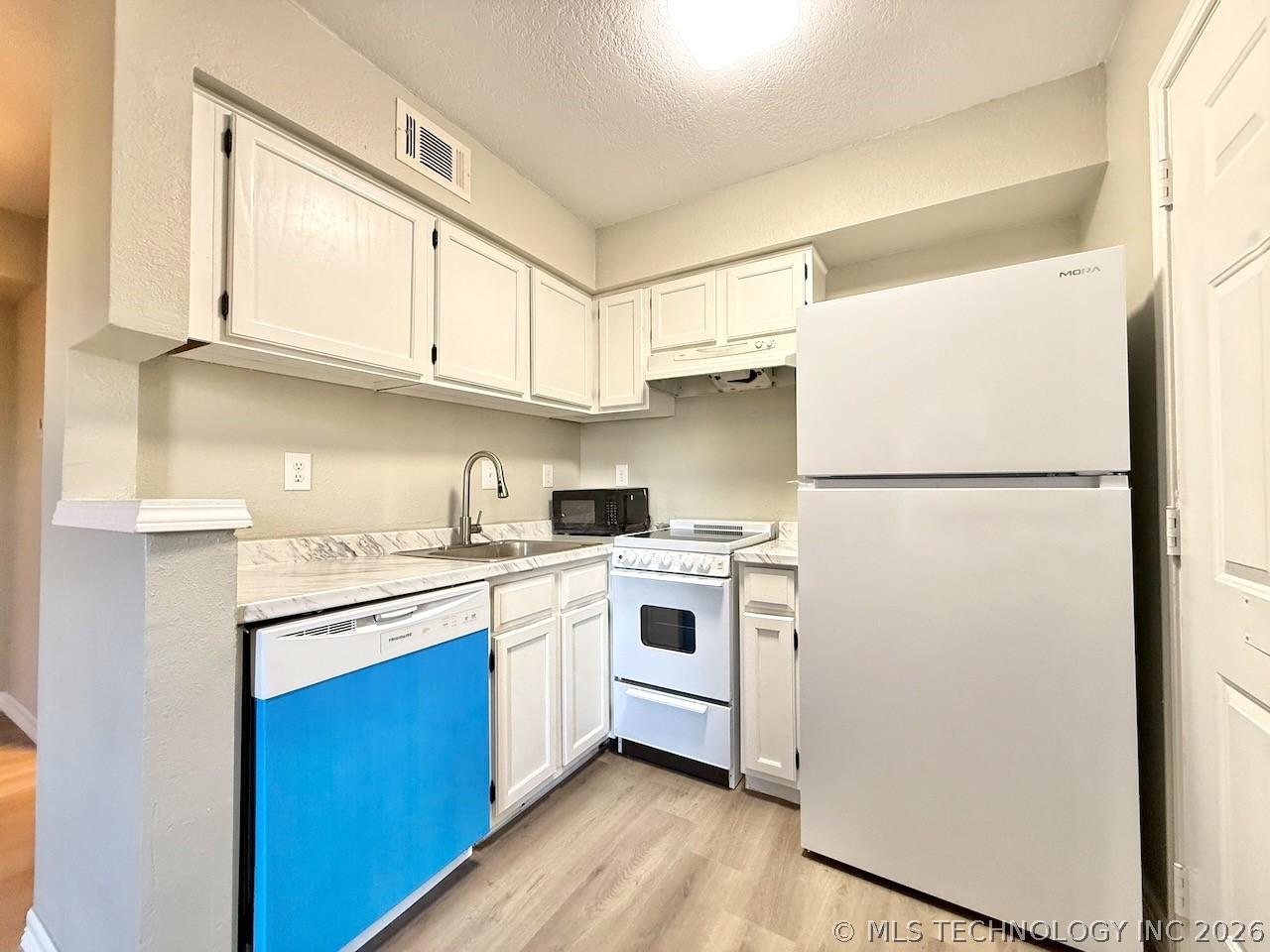 1730 E 67th Street K301 Property Photo 23