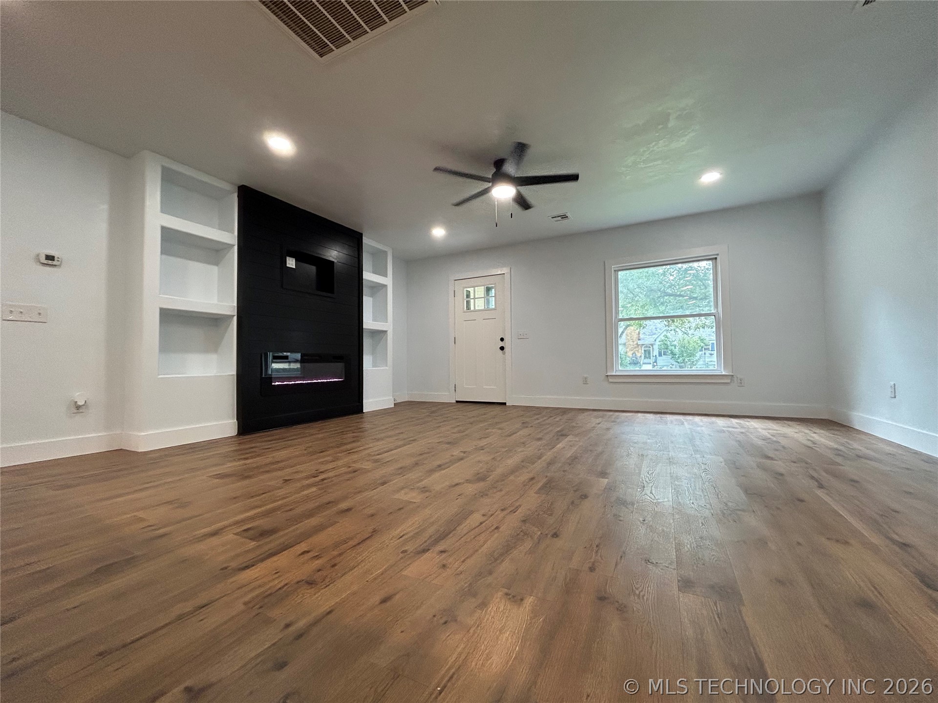 1008 W Burney Street Property Photo 5