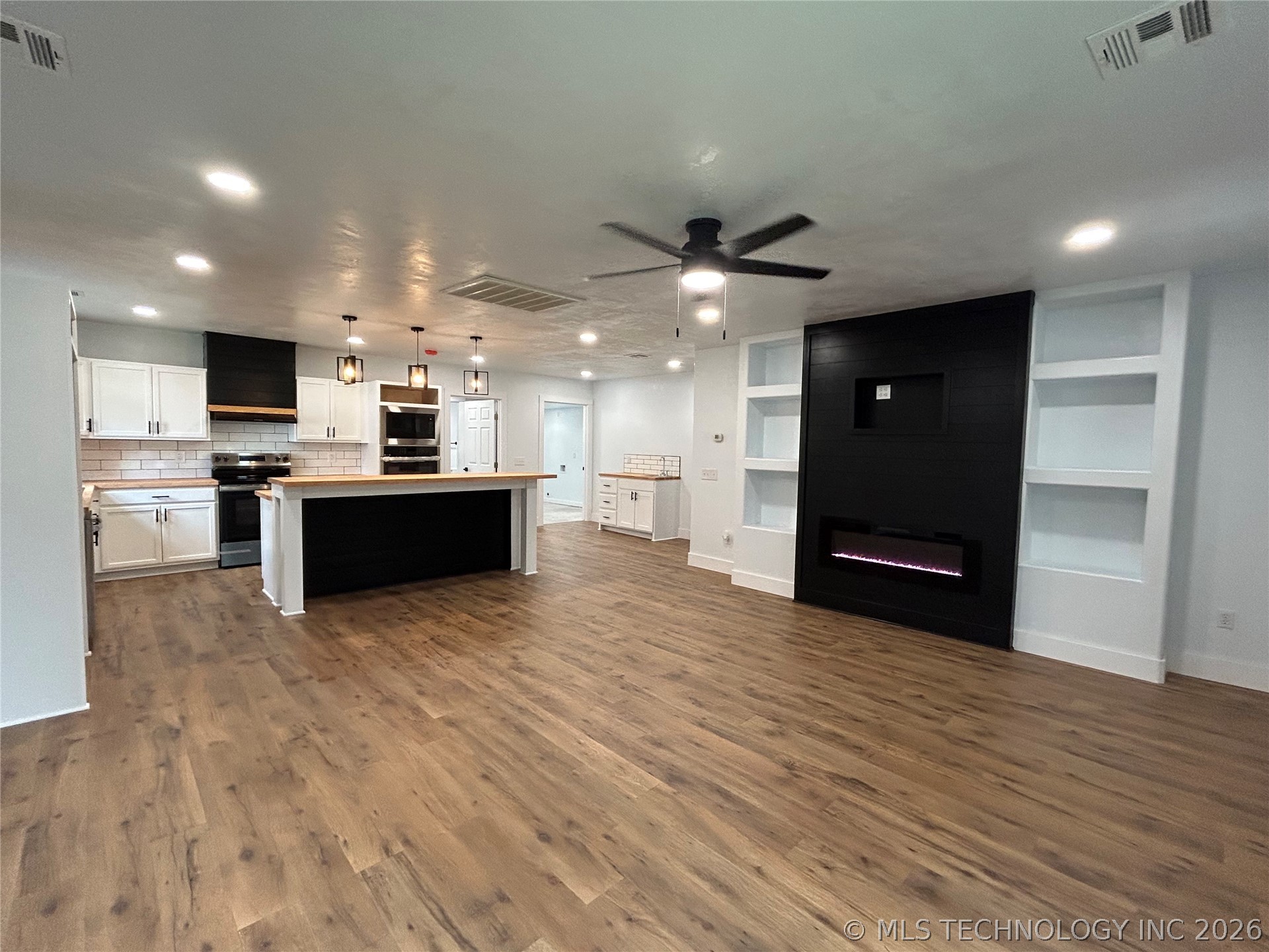 1008 W Burney Street Property Photo 8