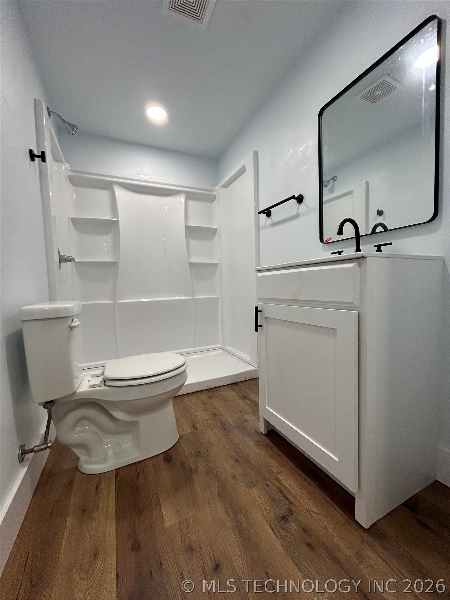 1008 W Burney Street Property Photo 15