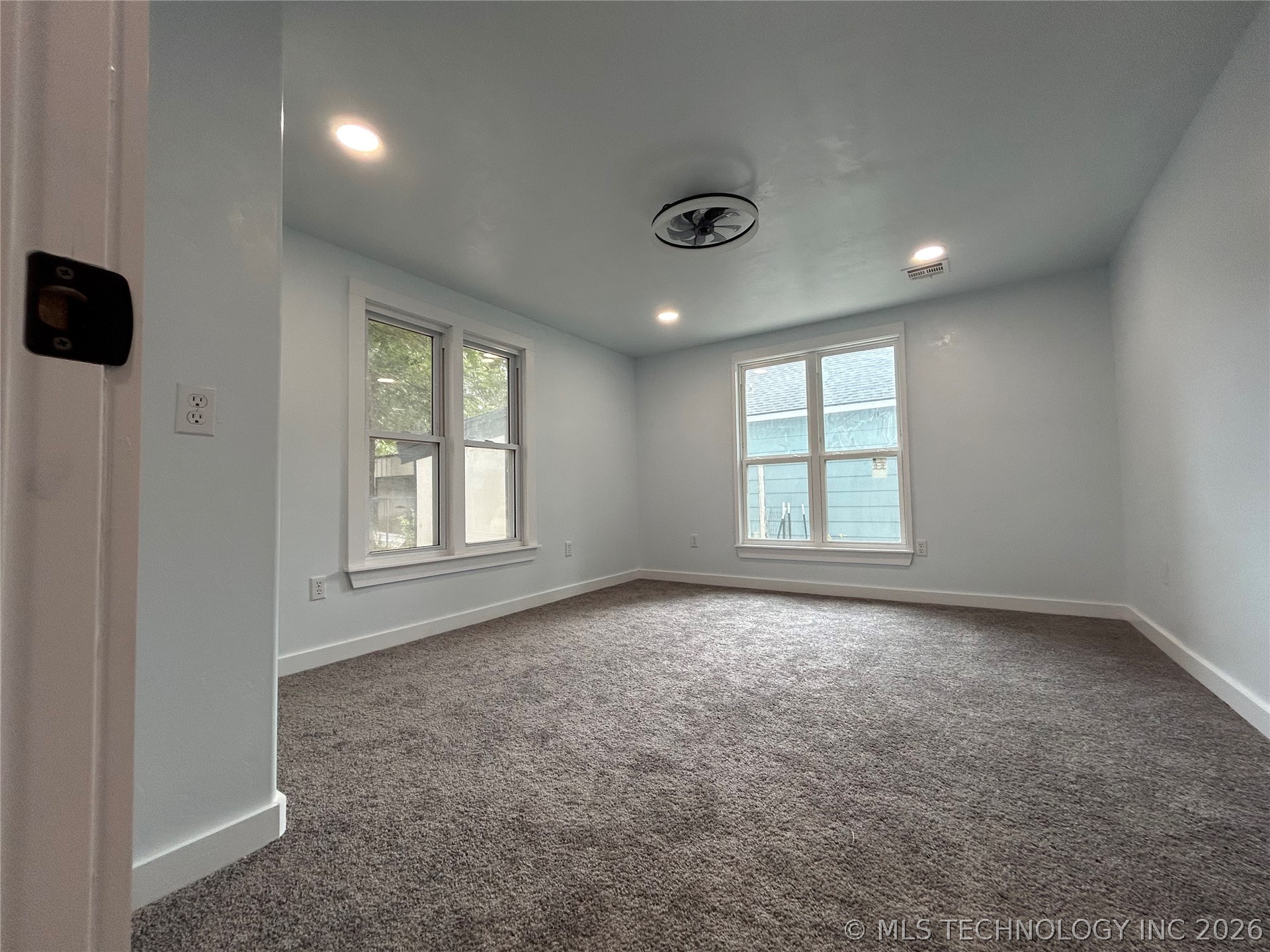 1008 W Burney Street Property Photo 17