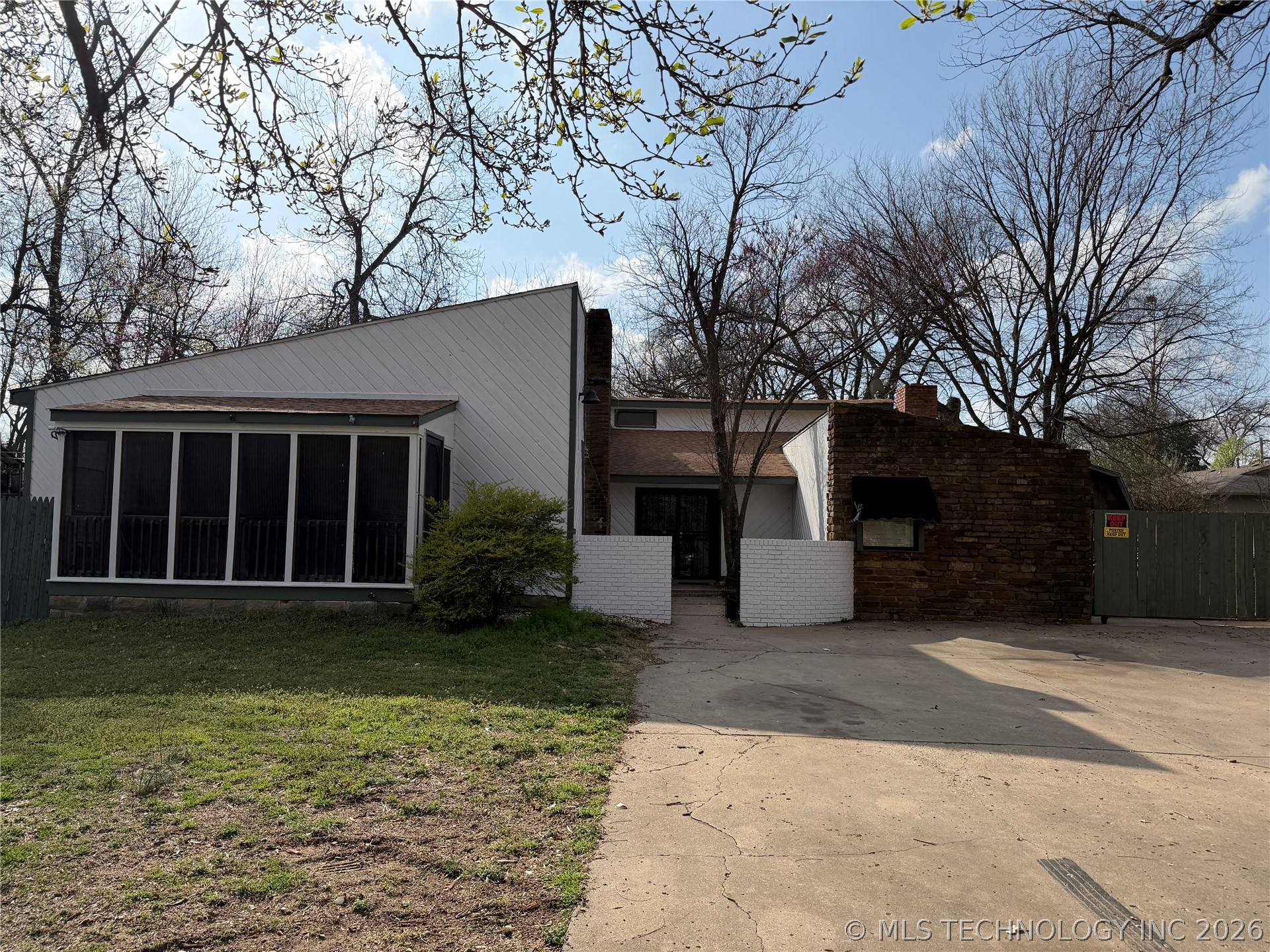 5212 S Columbia Place Property Photo 1
