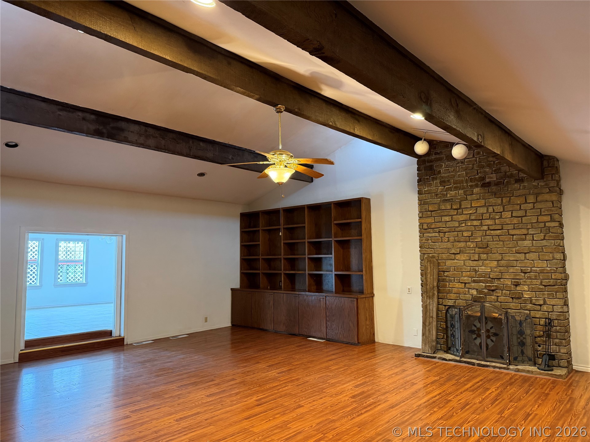 5212 S Columbia Place Property Photo 3