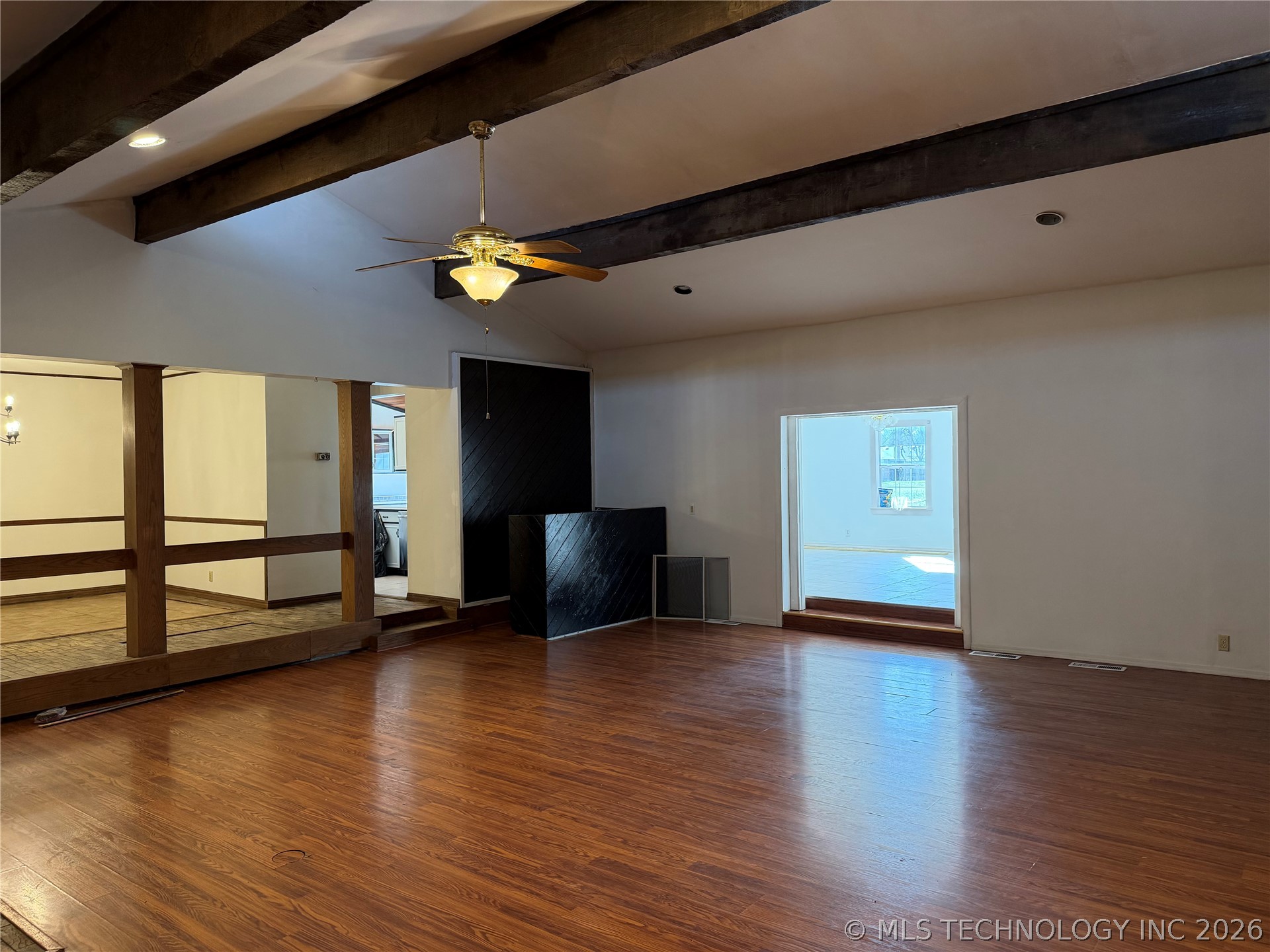 5212 S Columbia Place Property Photo 5