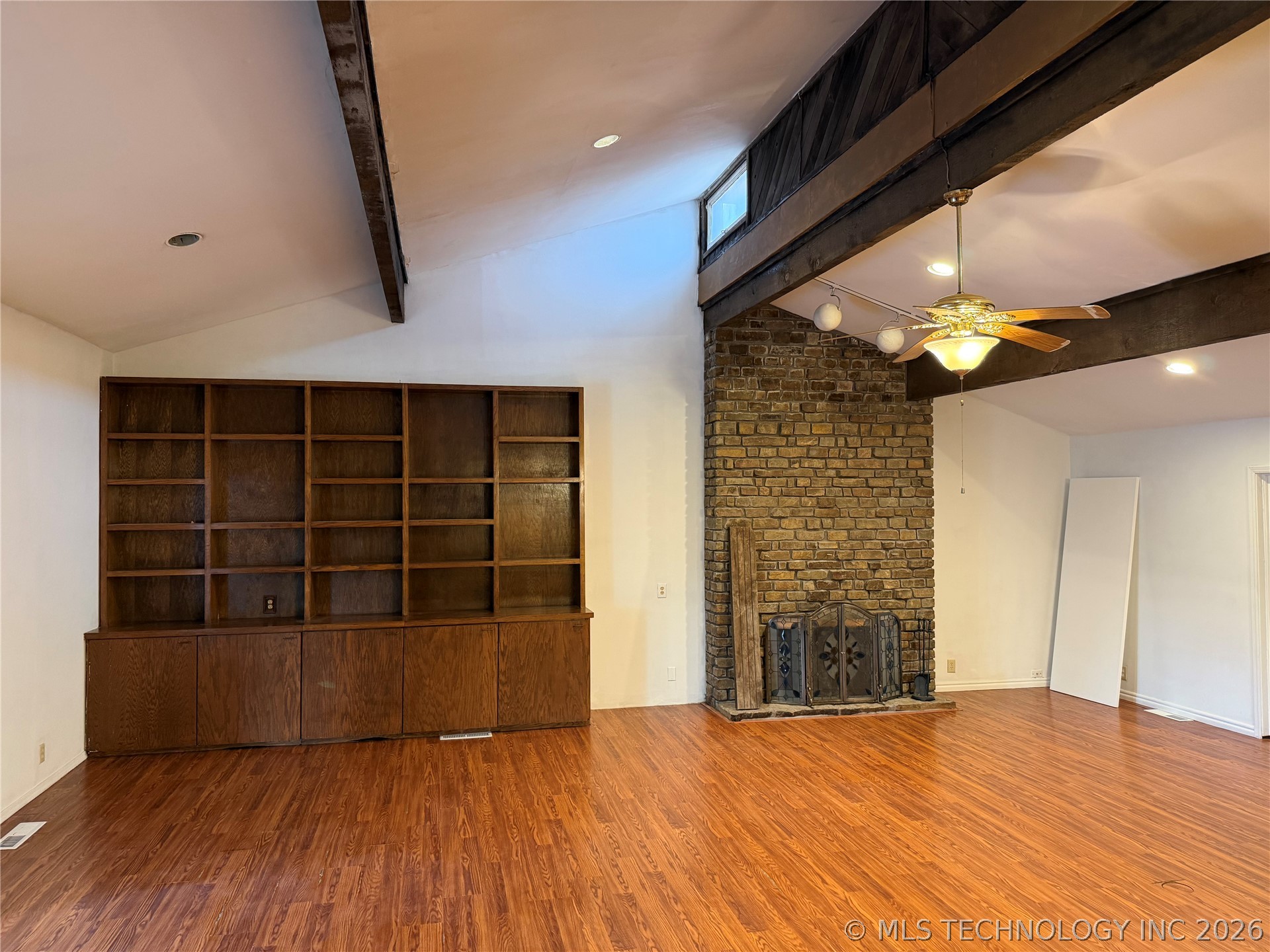 5212 S Columbia Place Property Photo 7