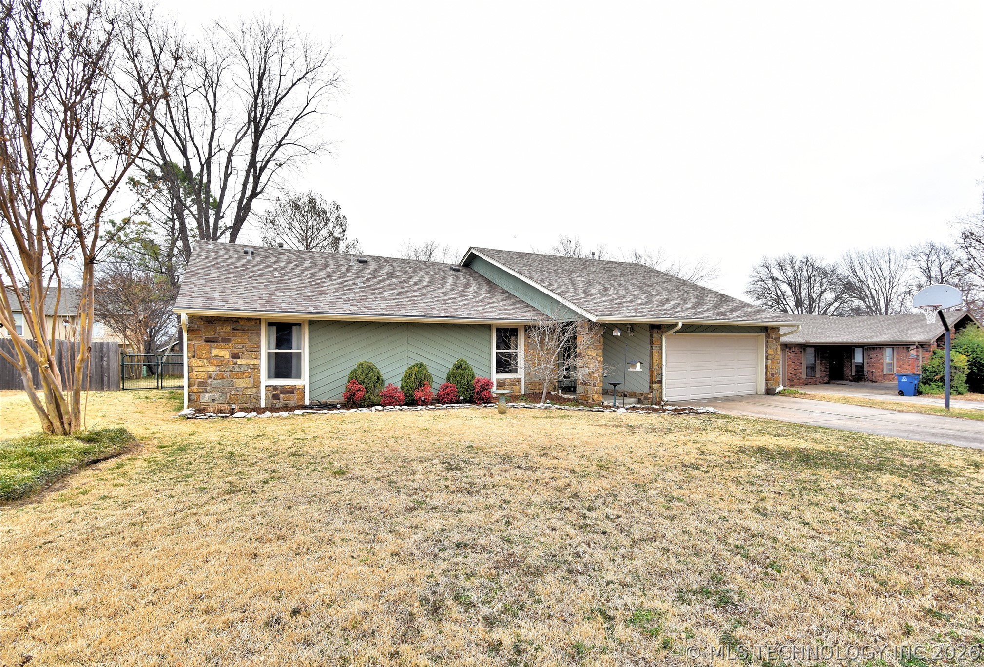 9213 E 68th Street Property Photo 1
