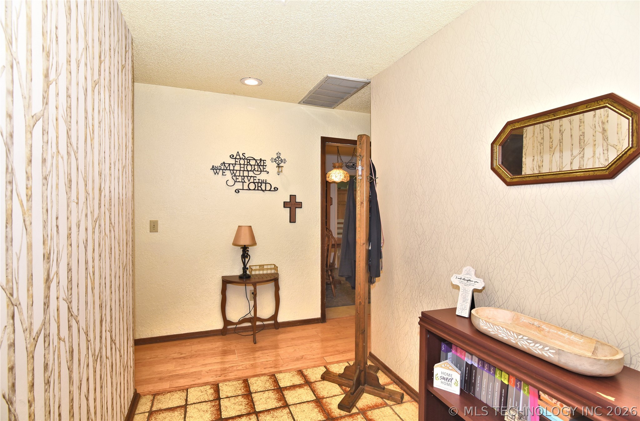 9213 E 68th Street Property Photo 5