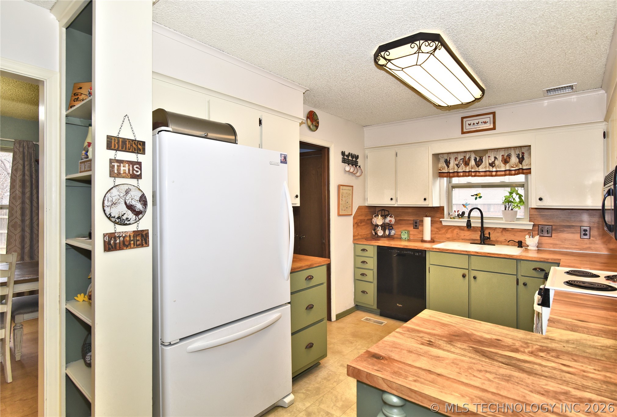 9213 E 68th Street Property Photo 12