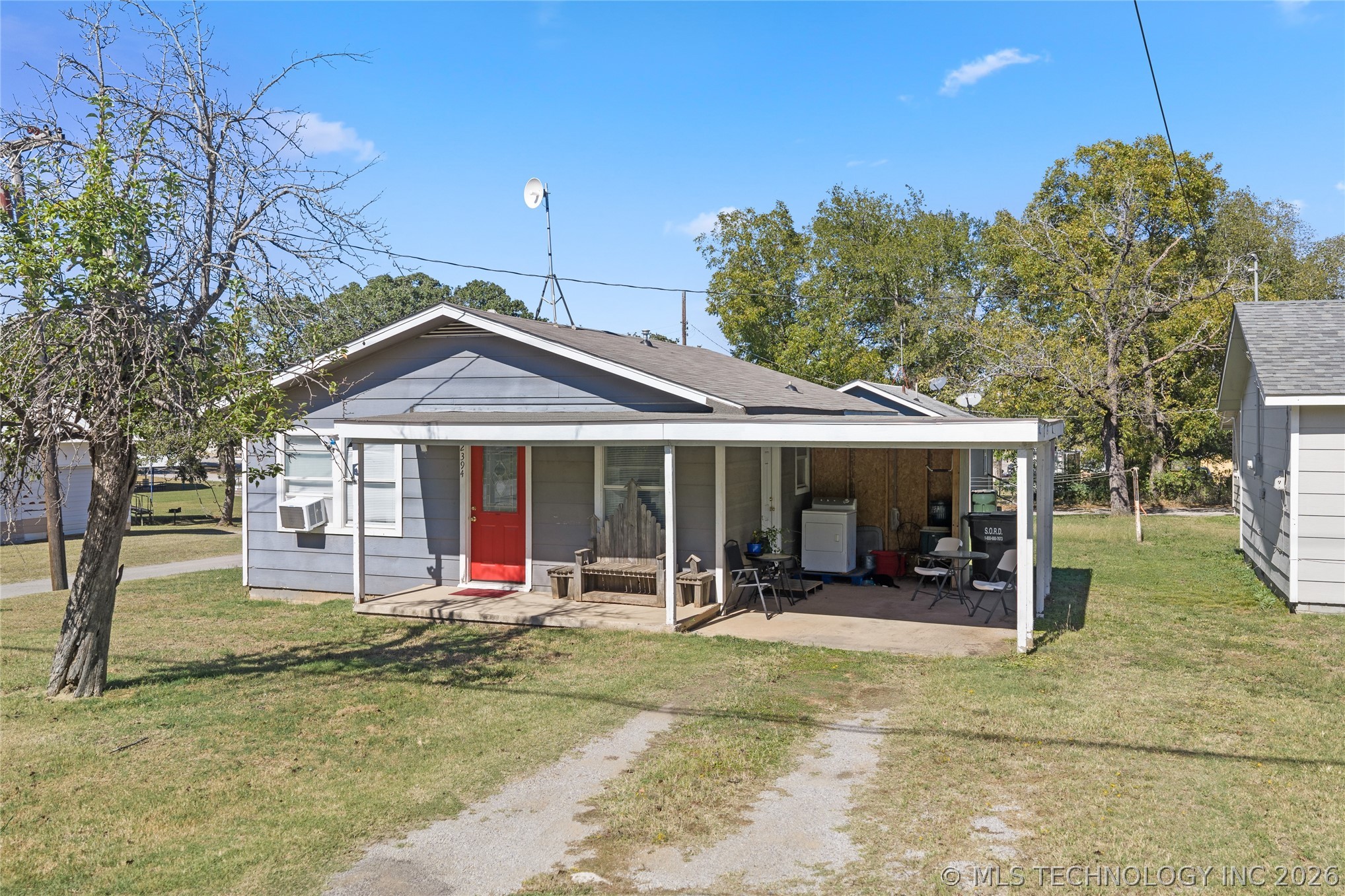 598 2nd Street Property Photo 1
