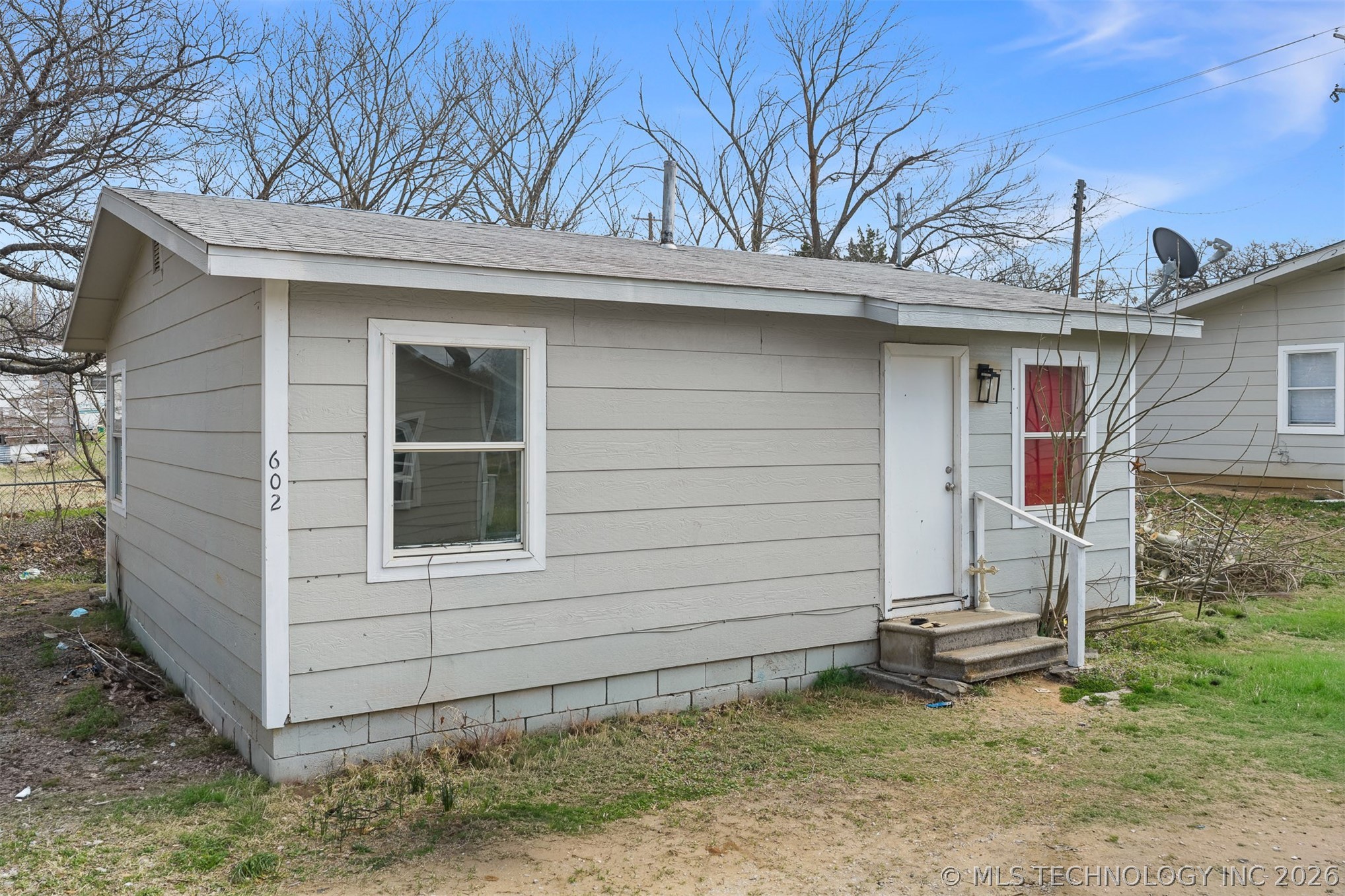 598 2nd Street Property Photo 4