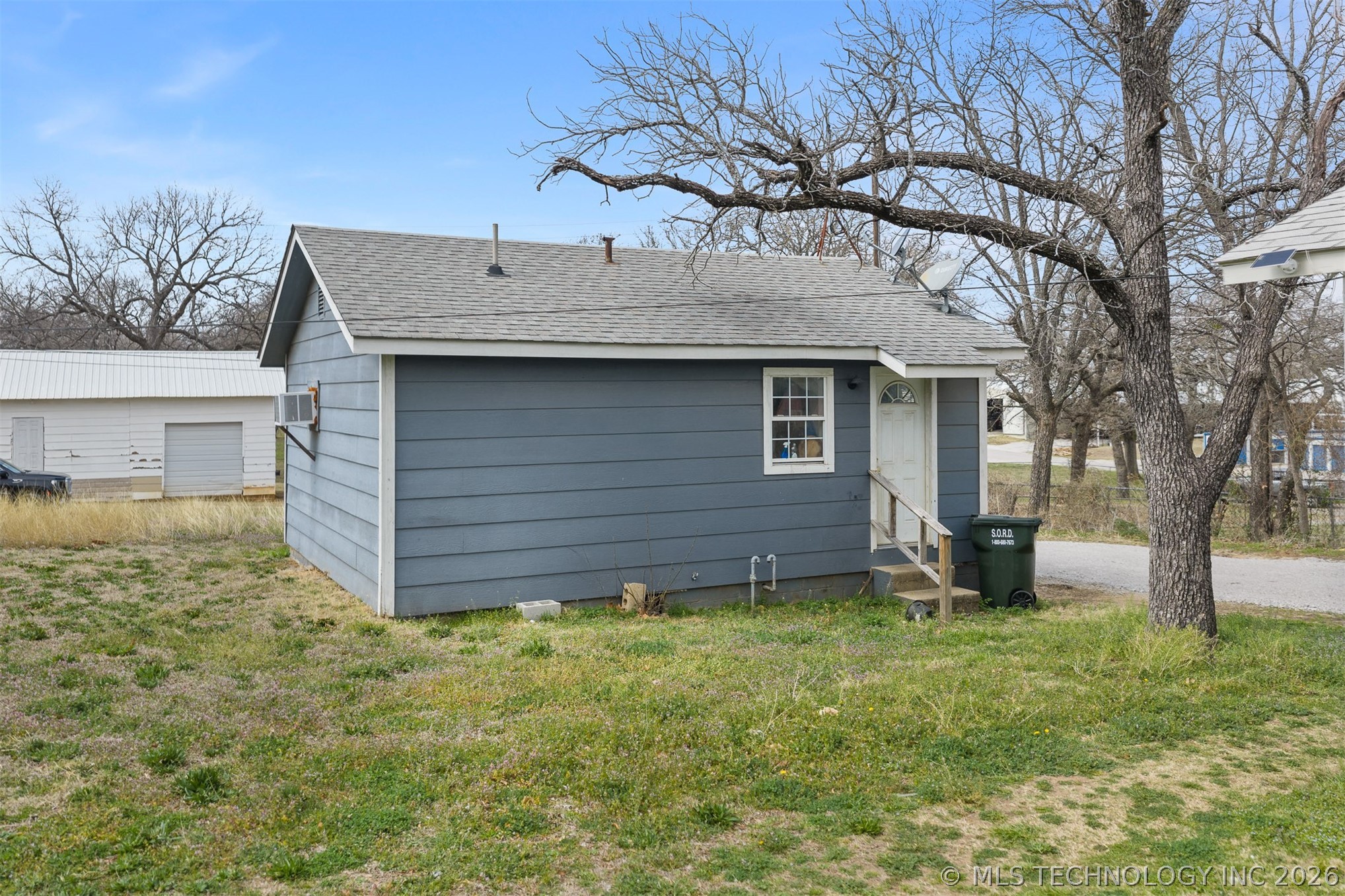 598 2nd Street Property Photo 6