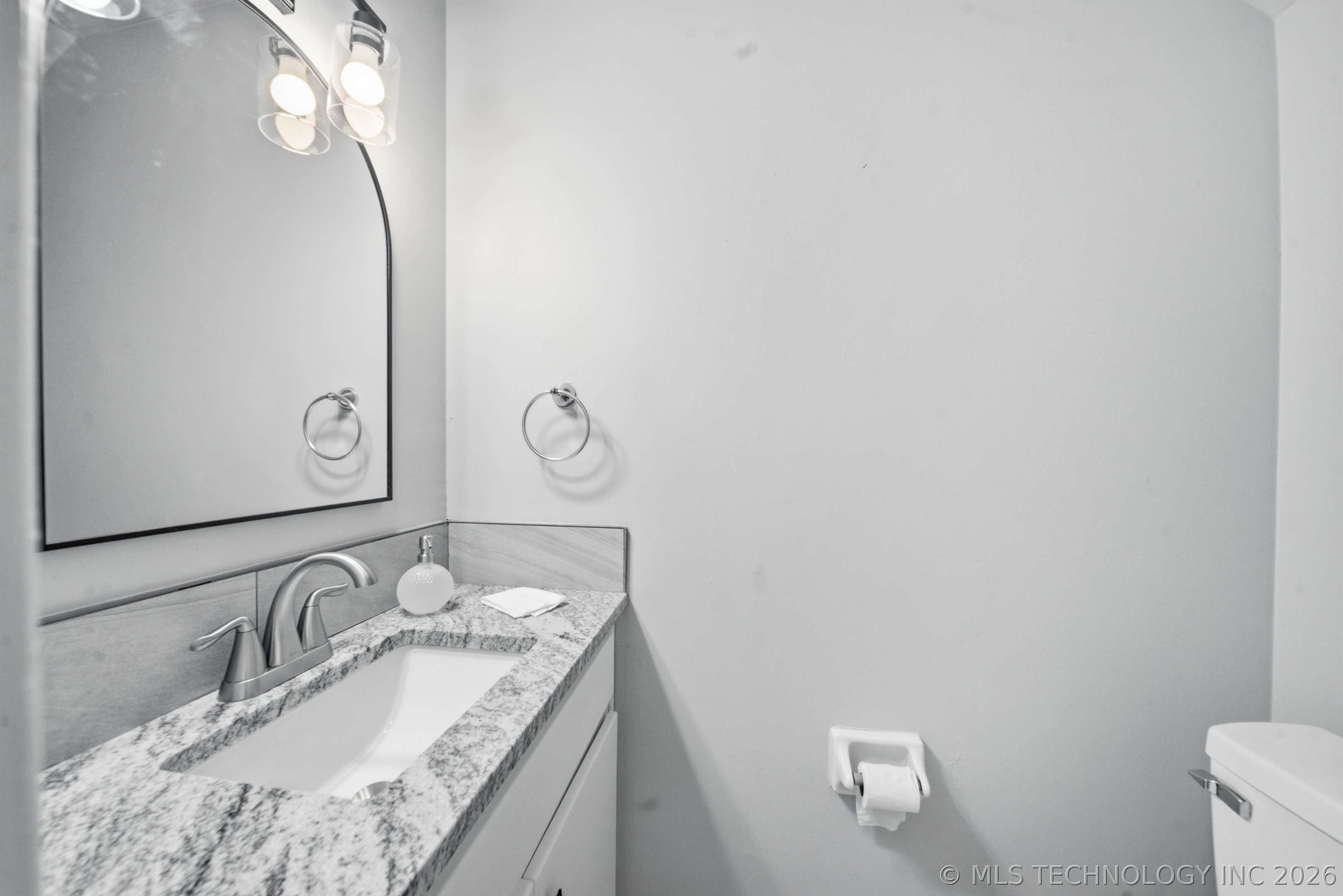 6156 S Madison Place D Property Photo 13