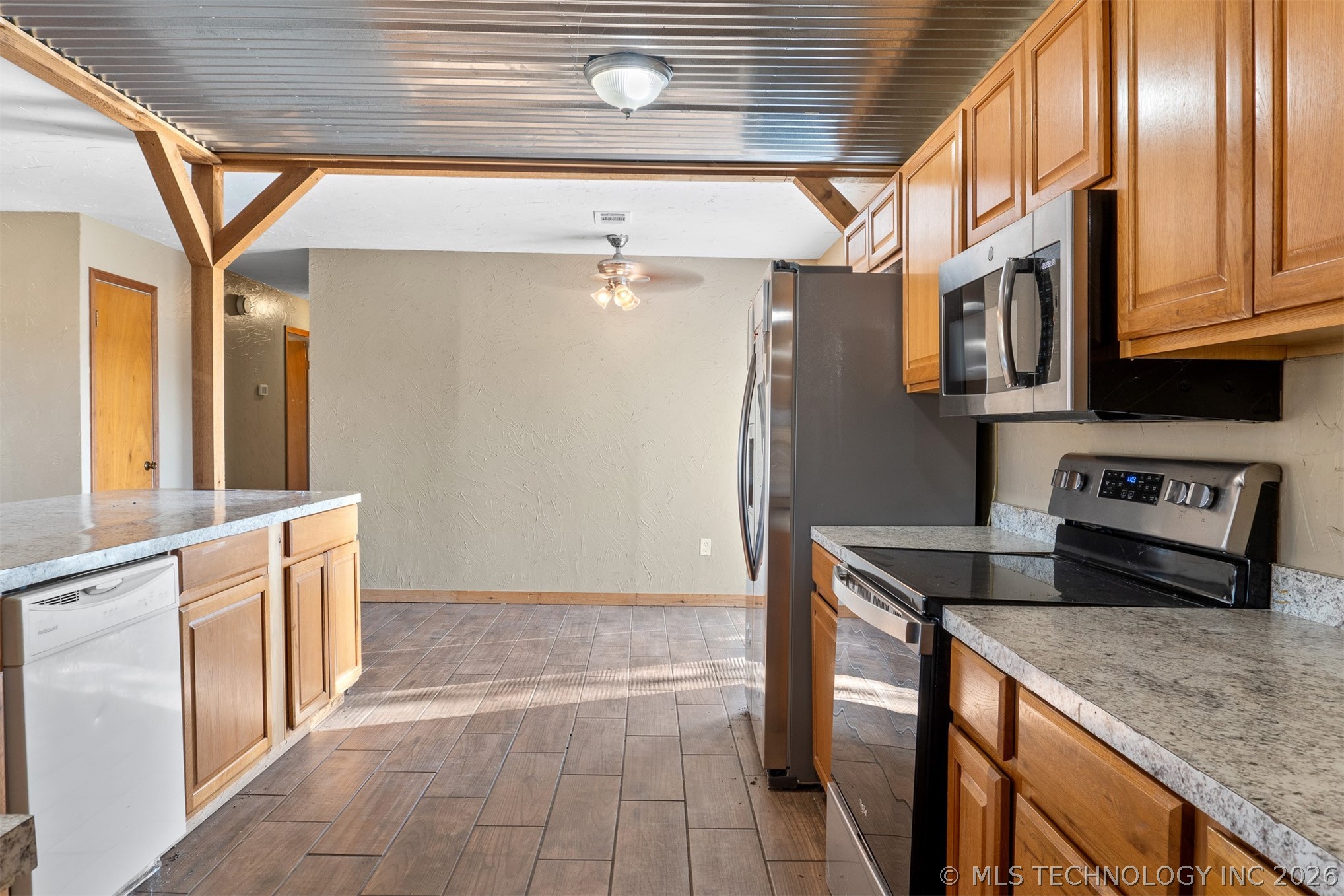 365 Tandy Walker Property Photo 10