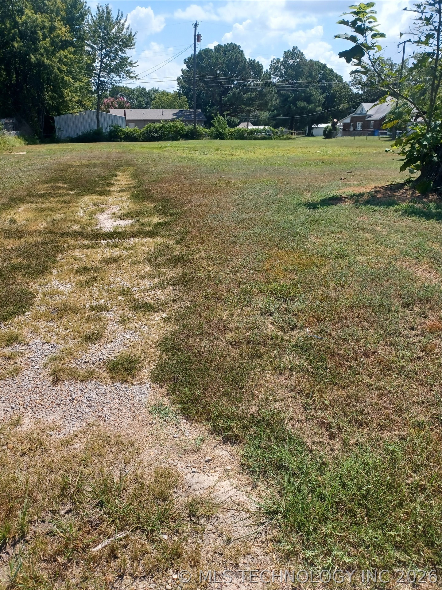514 Se Main Property Photo 4