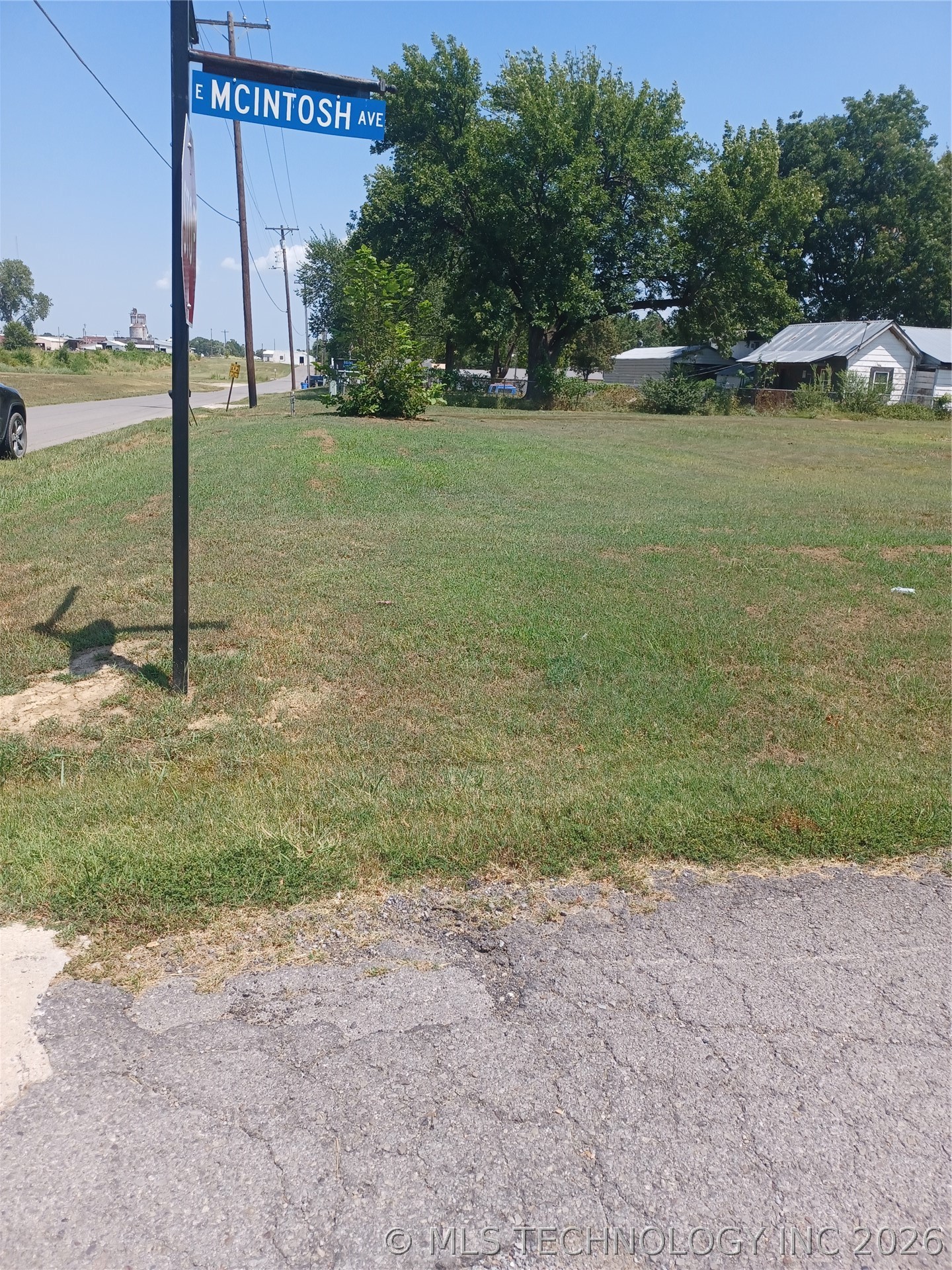 514 Se Main Property Photo 14