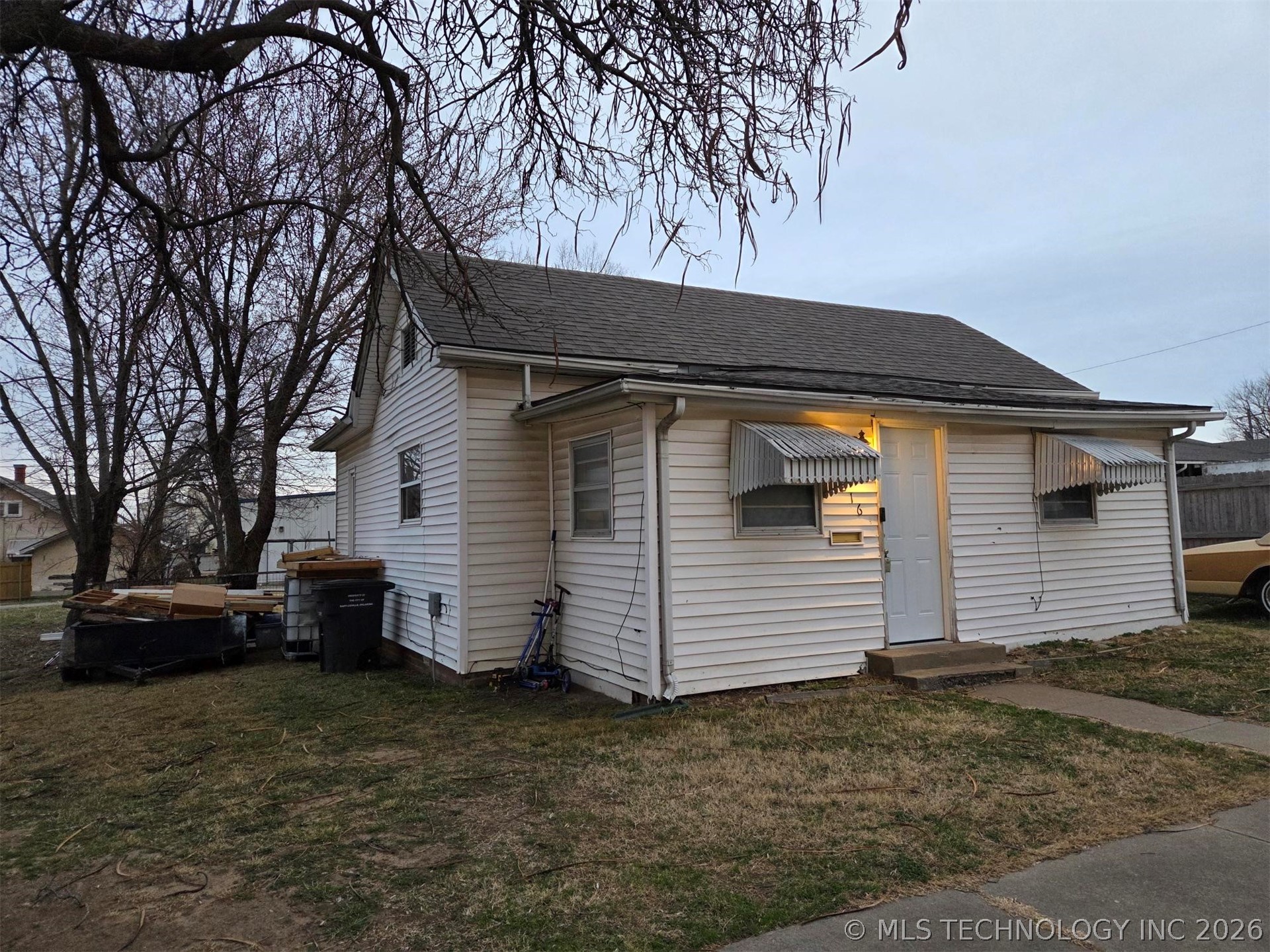 216 S Cheyenne Avenue Property Photo 2