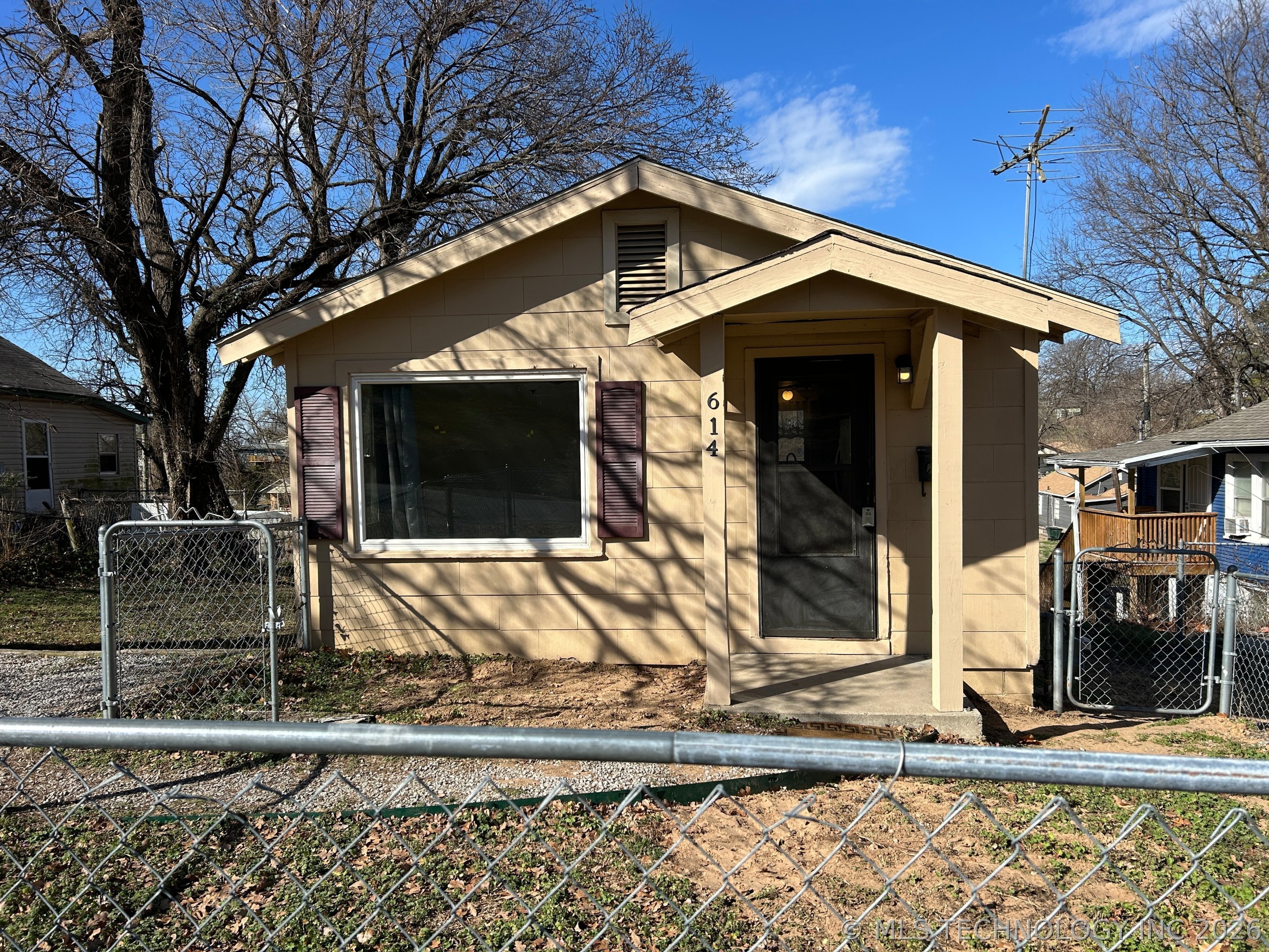 614 N Wilson Avenue Property Photo 1