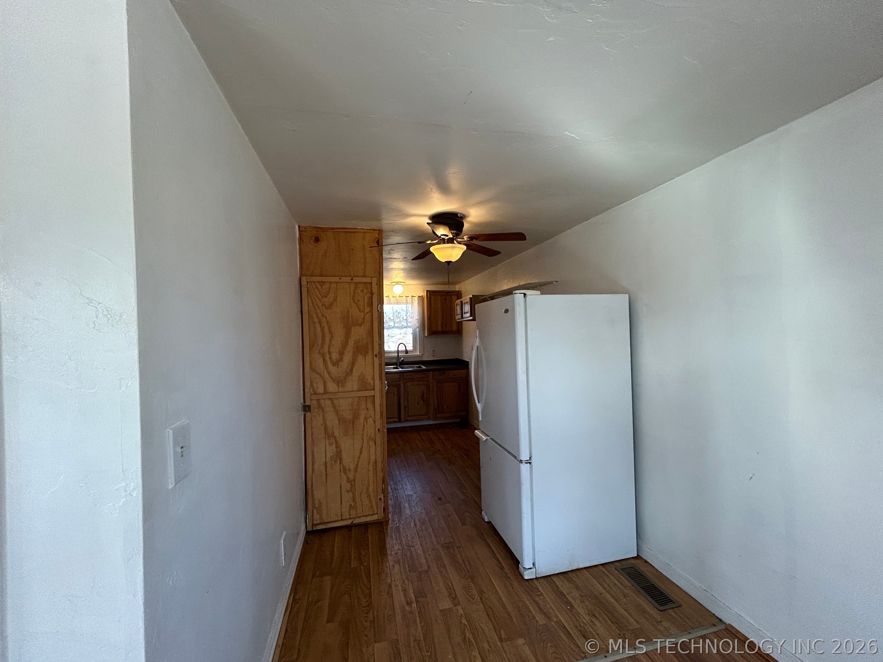 614 N Wilson Avenue Property Photo 6