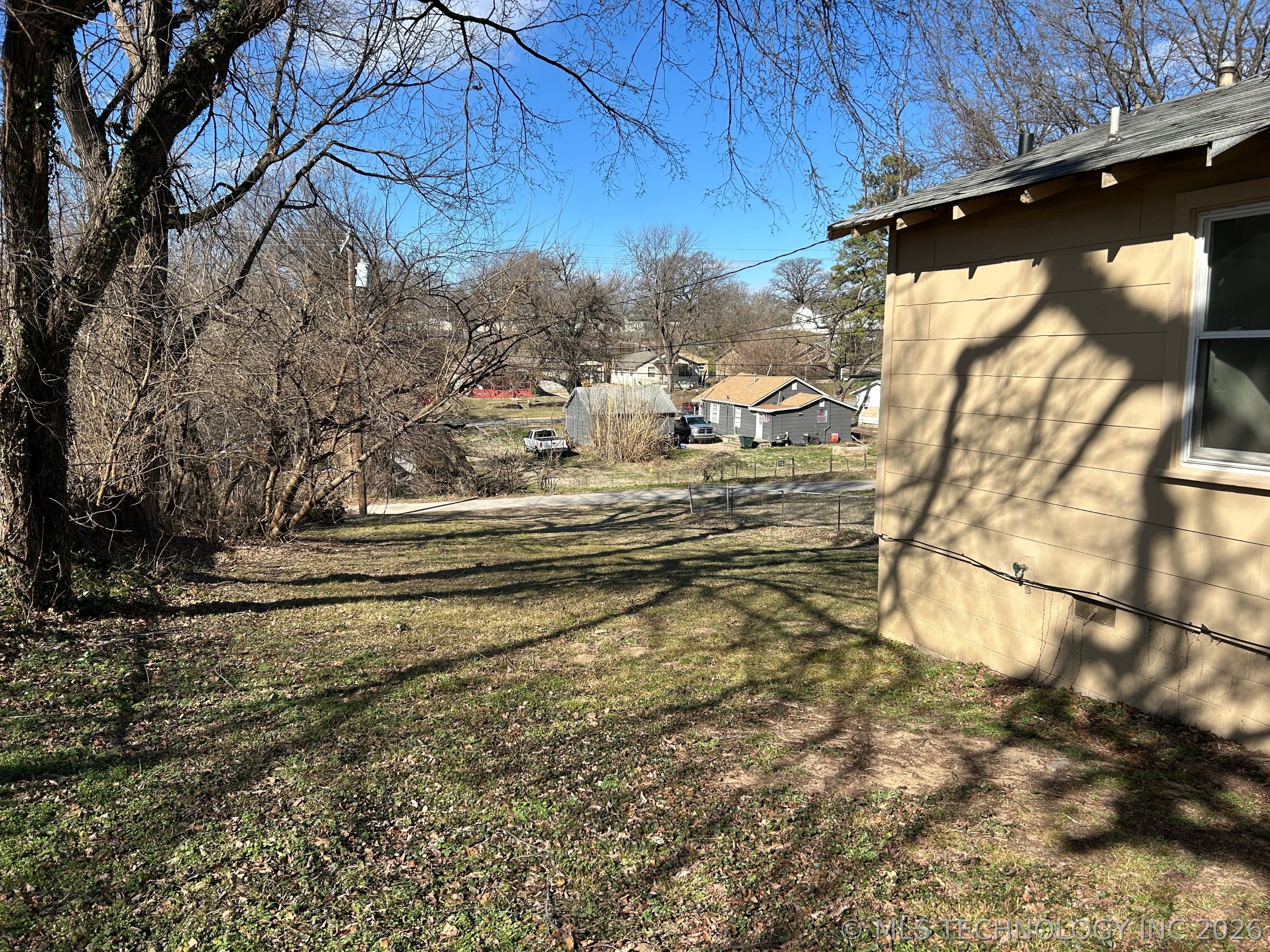 614 N Wilson Avenue Property Photo 10