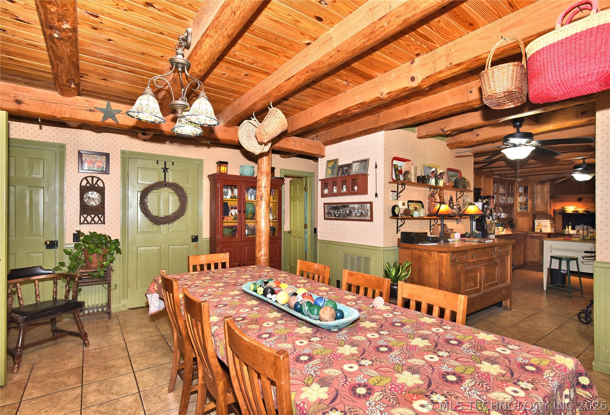 1884 County Road 5535 Property Photo 5
