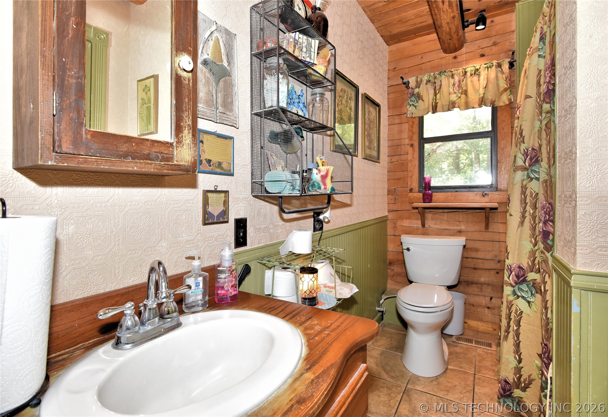1884 County Road 5535 Property Photo 6