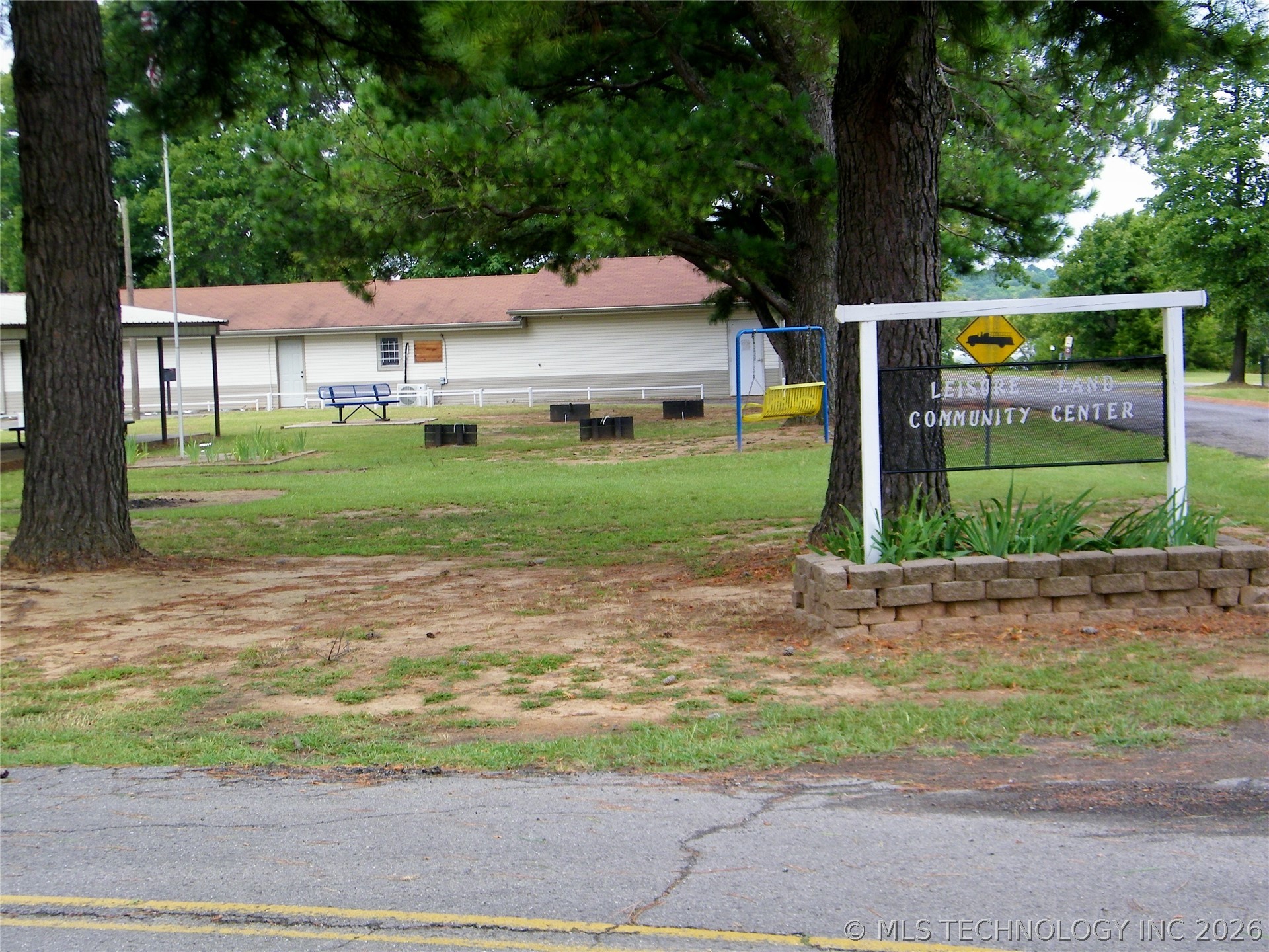 417614 E 1123 Road Property Photo 5