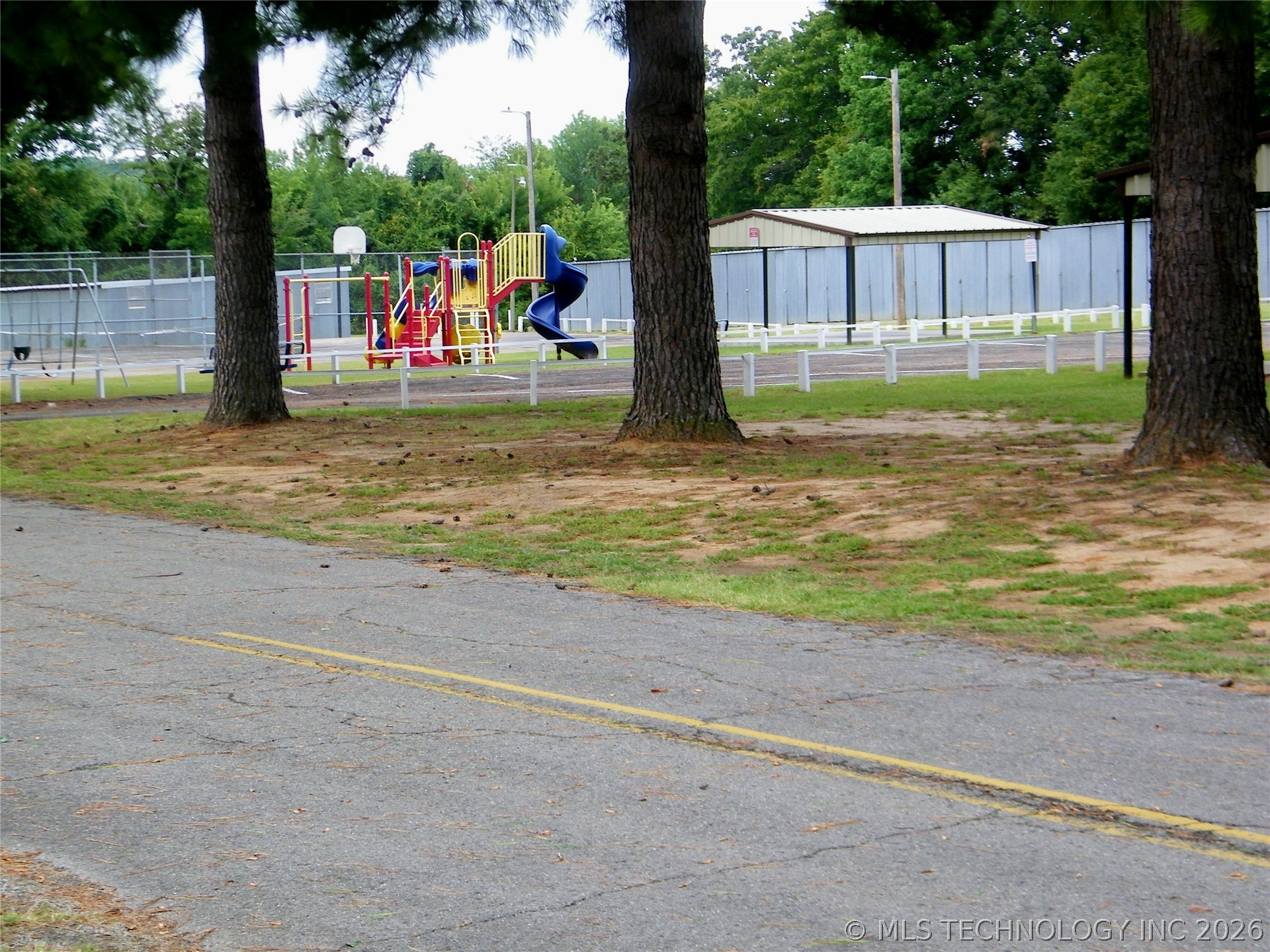 417614 E 1123 Road Property Photo 6