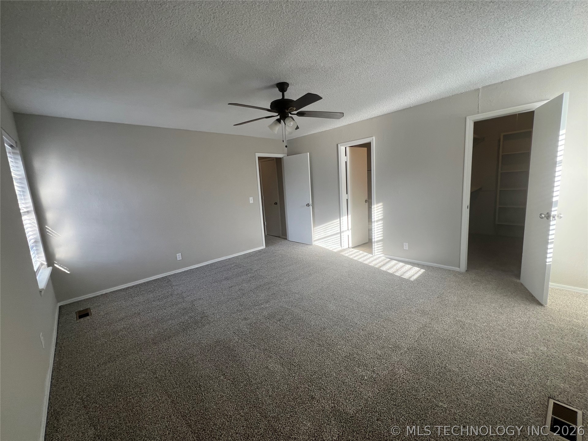 7330 S Canton Avenue Property Photo 3