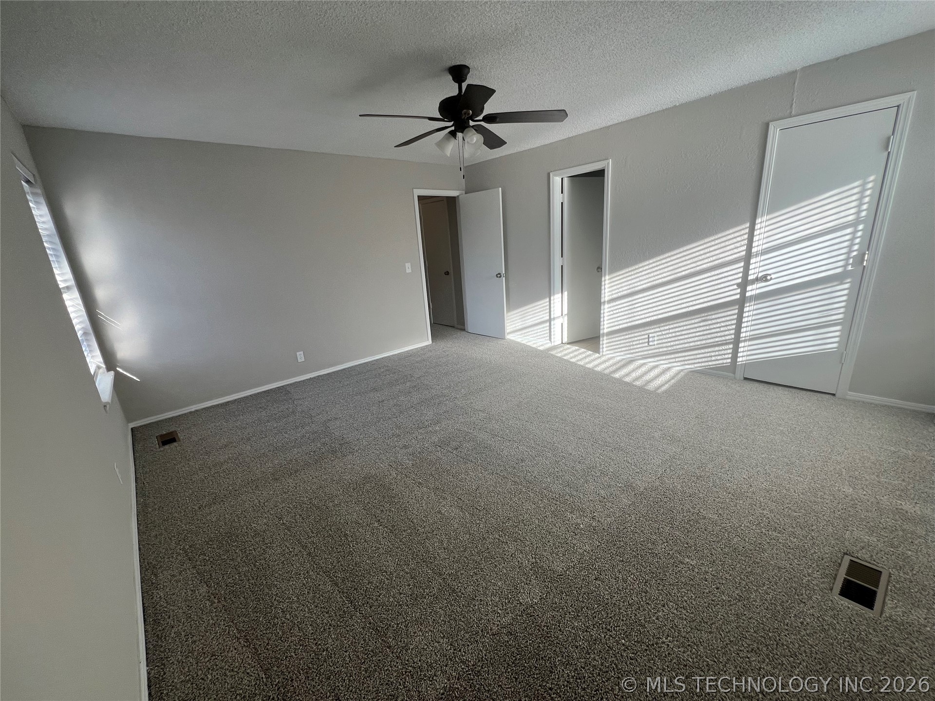 7330 S Canton Avenue Property Photo 5