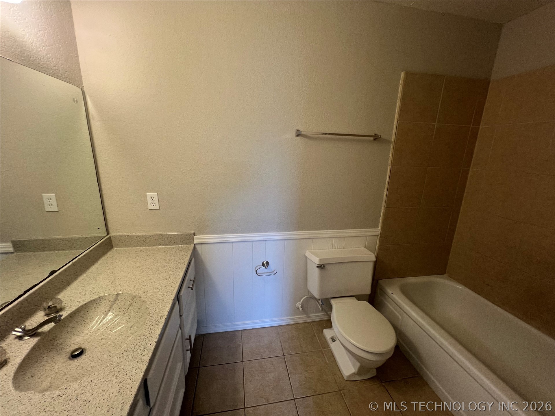 7330 S Canton Avenue Property Photo 6