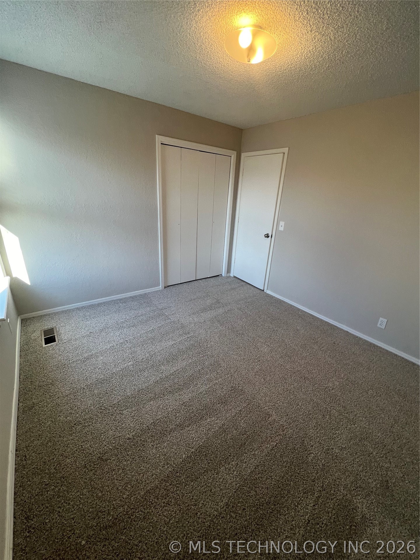 7330 S Canton Avenue Property Photo 7
