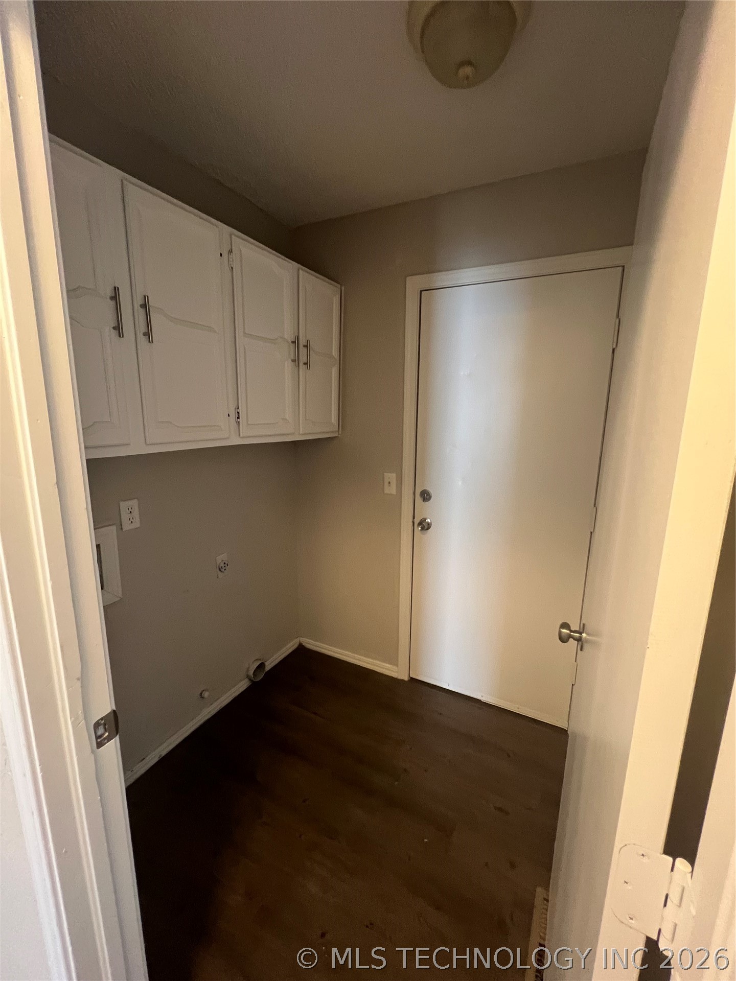 7330 S Canton Avenue Property Photo 10