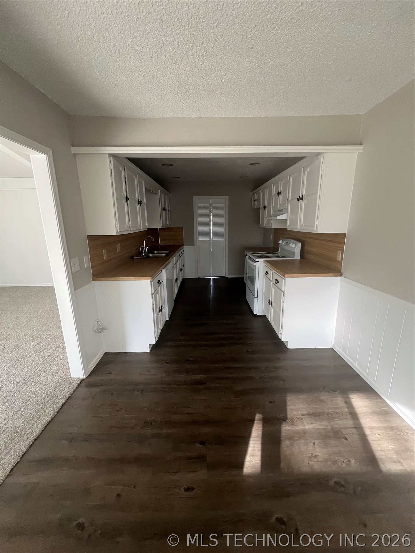 7330 S Canton Avenue Property Photo 14