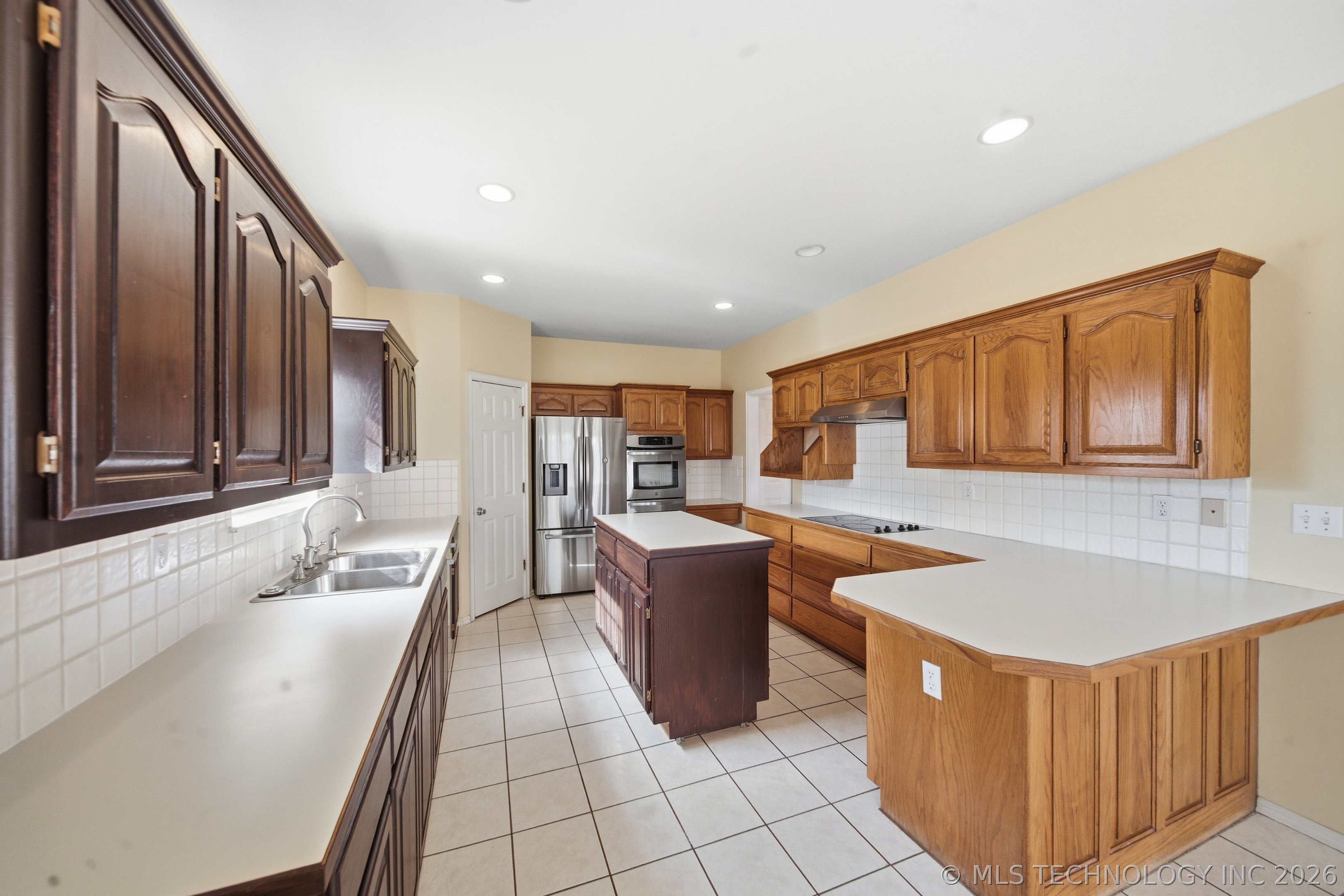 18257 S 132nd East Avenue Property Photo 17