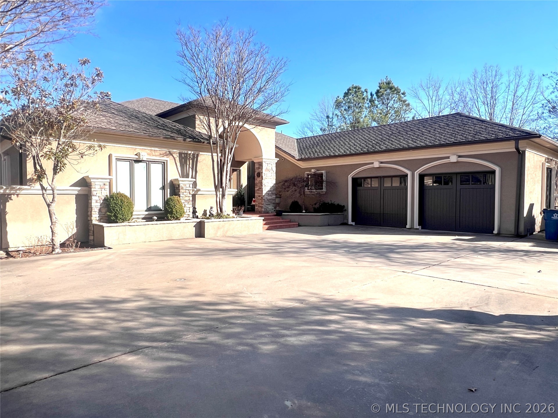 8 Torrey Pines Court Property Photo 3