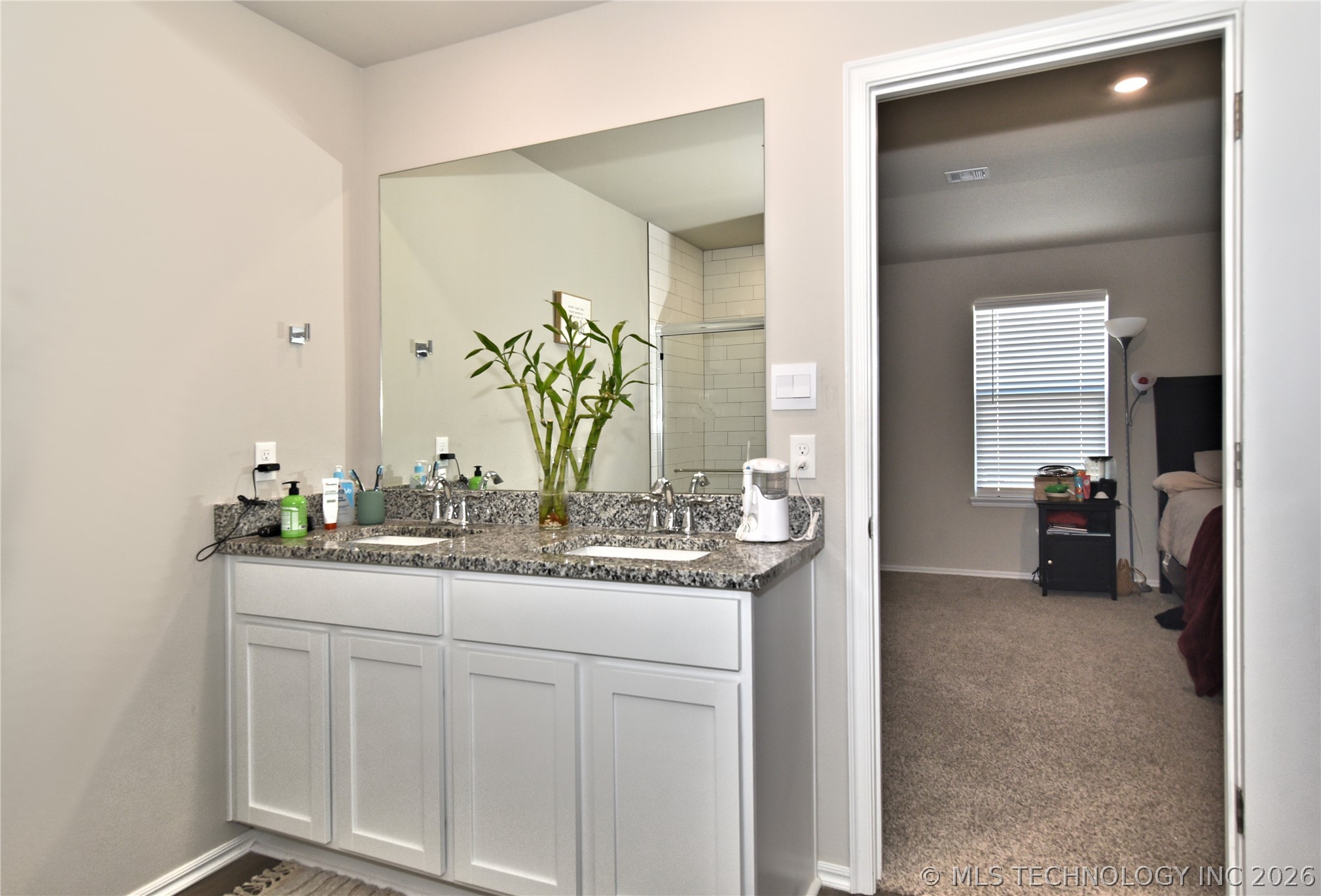2008 E Vandalia Street Property Photo 25
