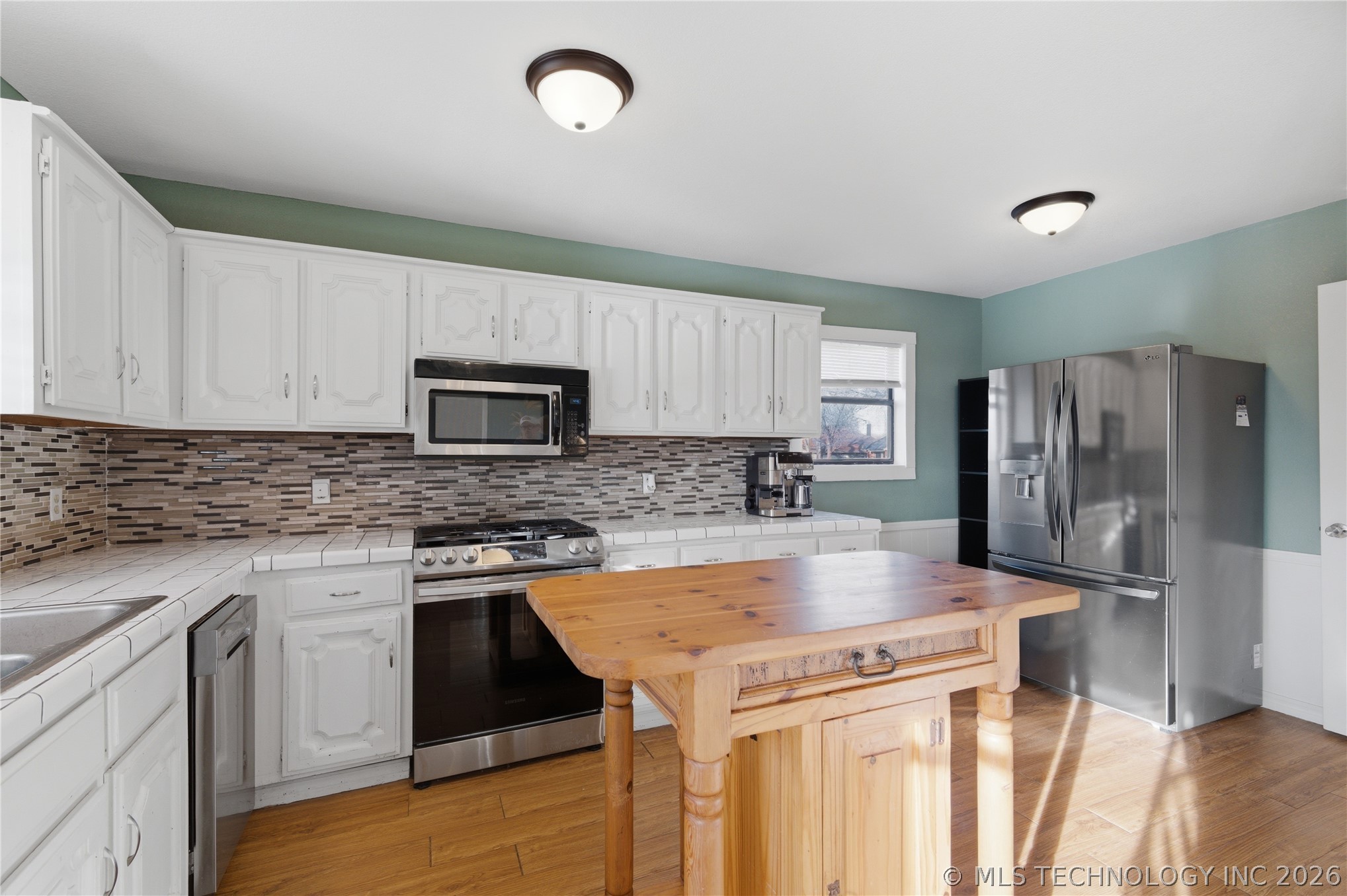 13674 S Maple Street Property Photo 7