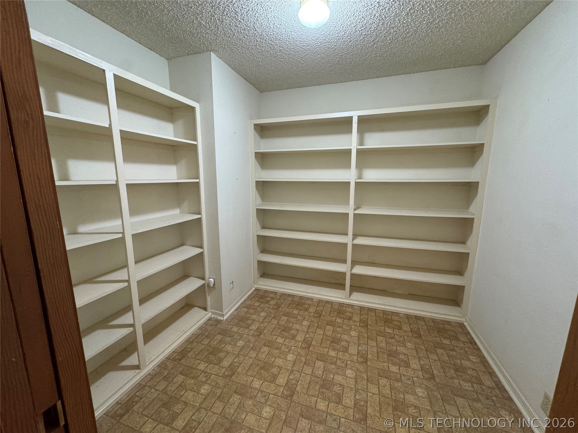 500 Garden Lane Property Photo 9