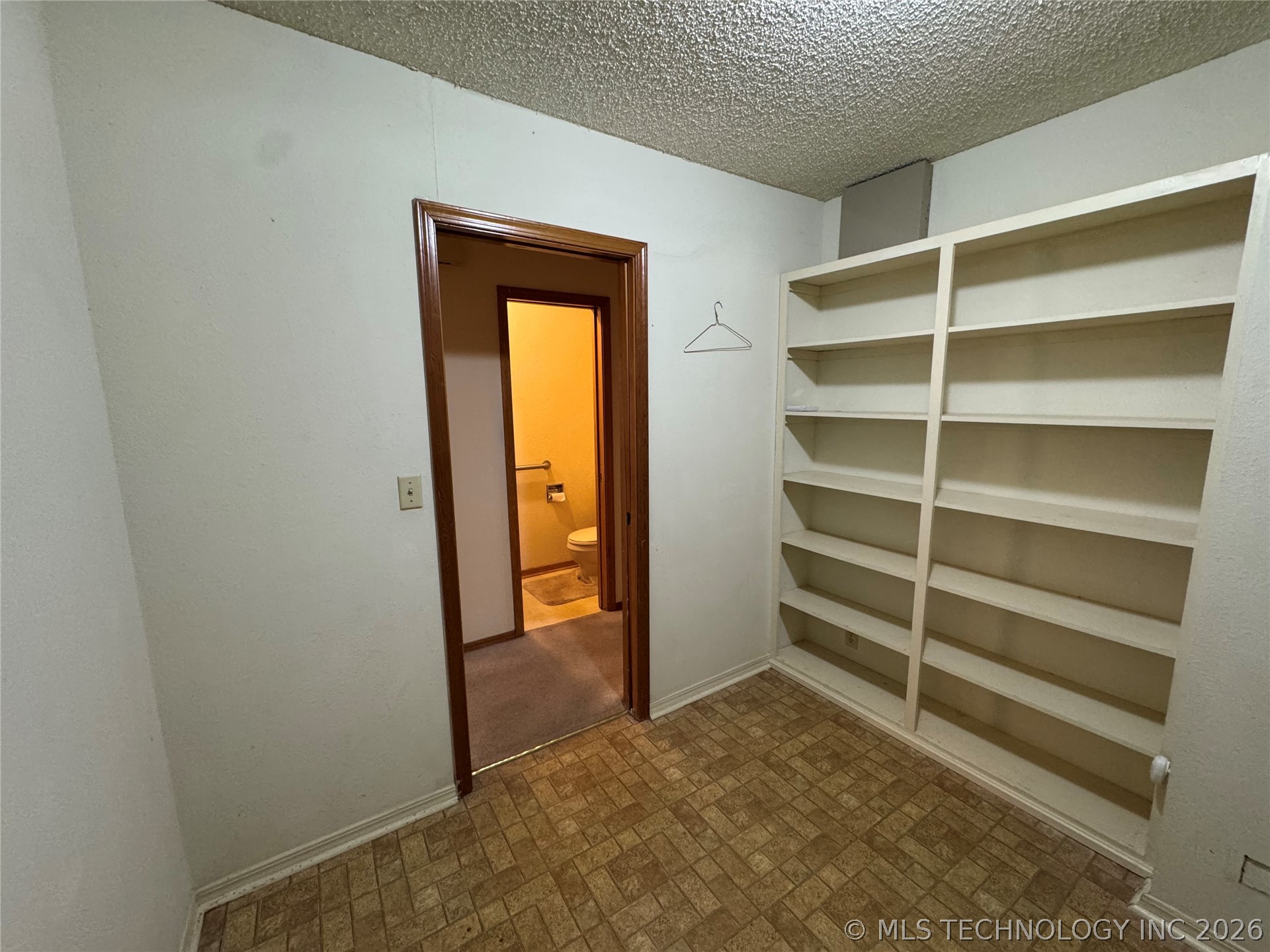 500 Garden Lane Property Photo 10
